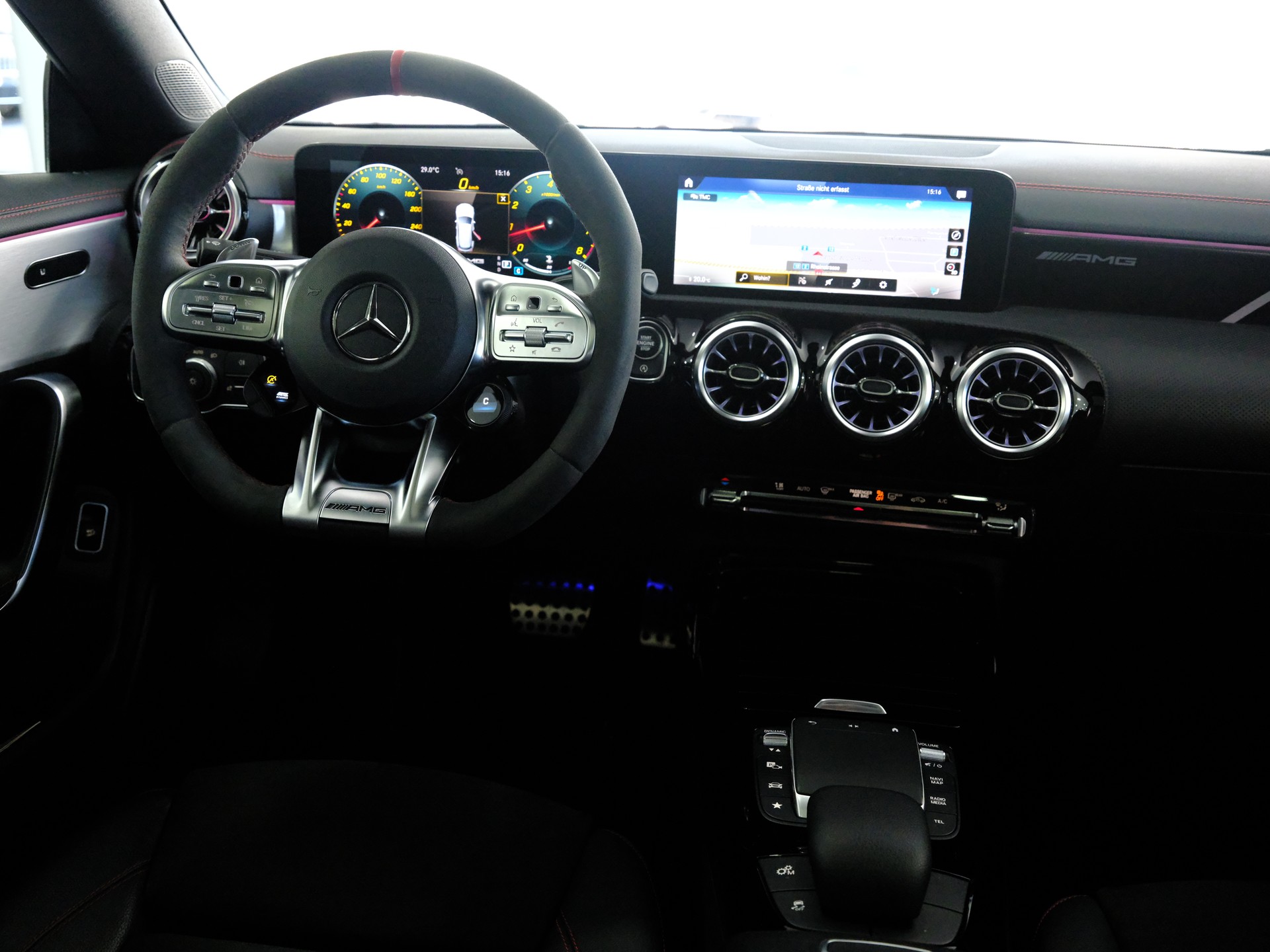 MERCEDES-BENZ CLA Shooting Brake 35 AMG 4Matic 7G-DCT-image-21