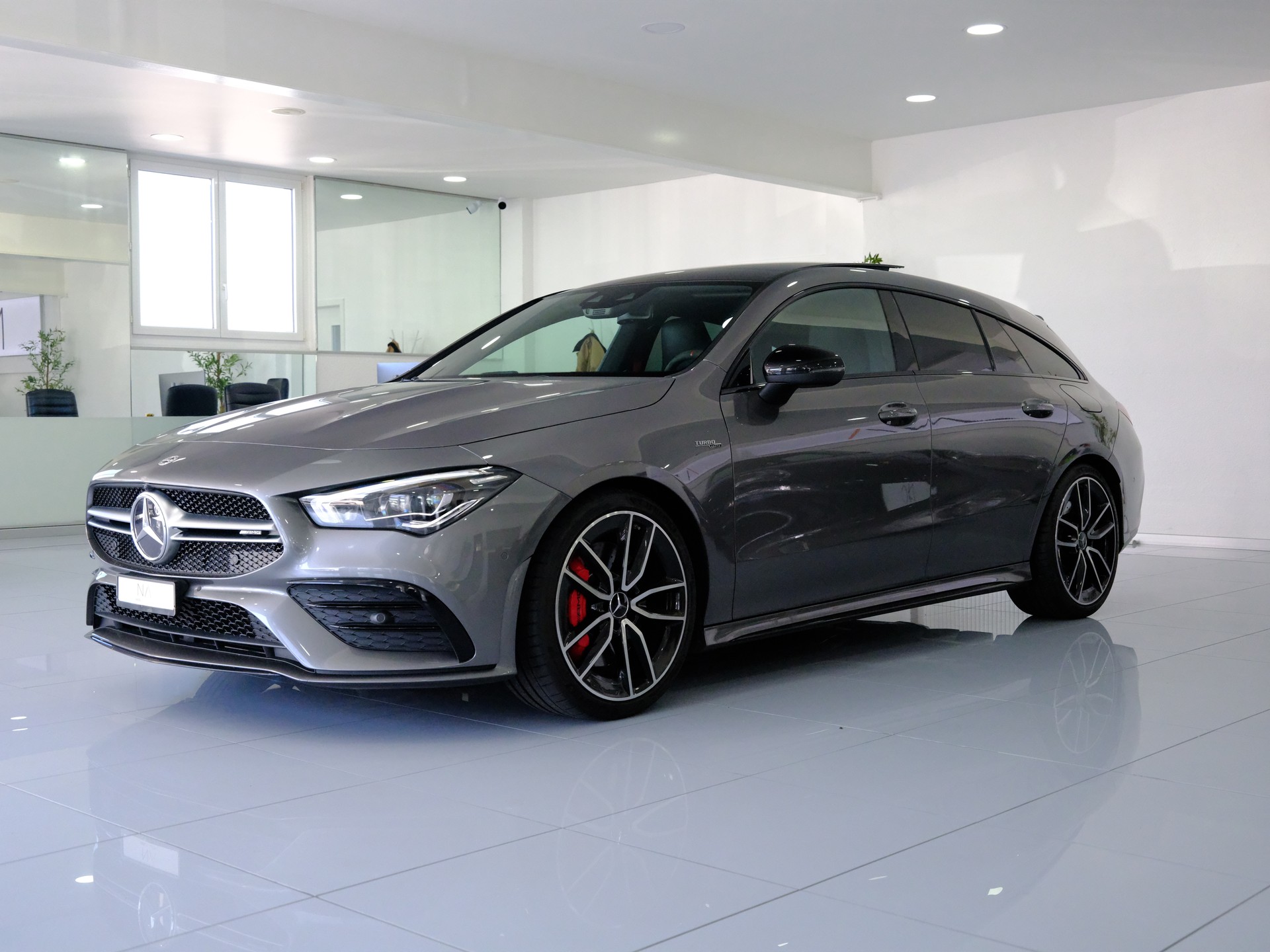 MERCEDES-BENZ CLA Shooting Brake 35 AMG 4Matic 7G-DCT-image-3