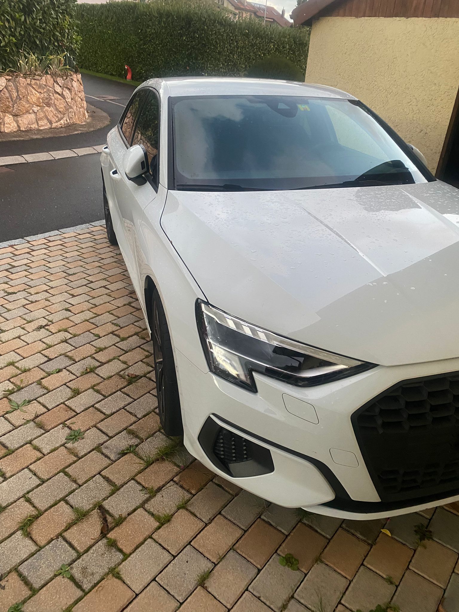 AUDI A3 Sportback 35 TFSI S line Attraction S-tronic-image-1
