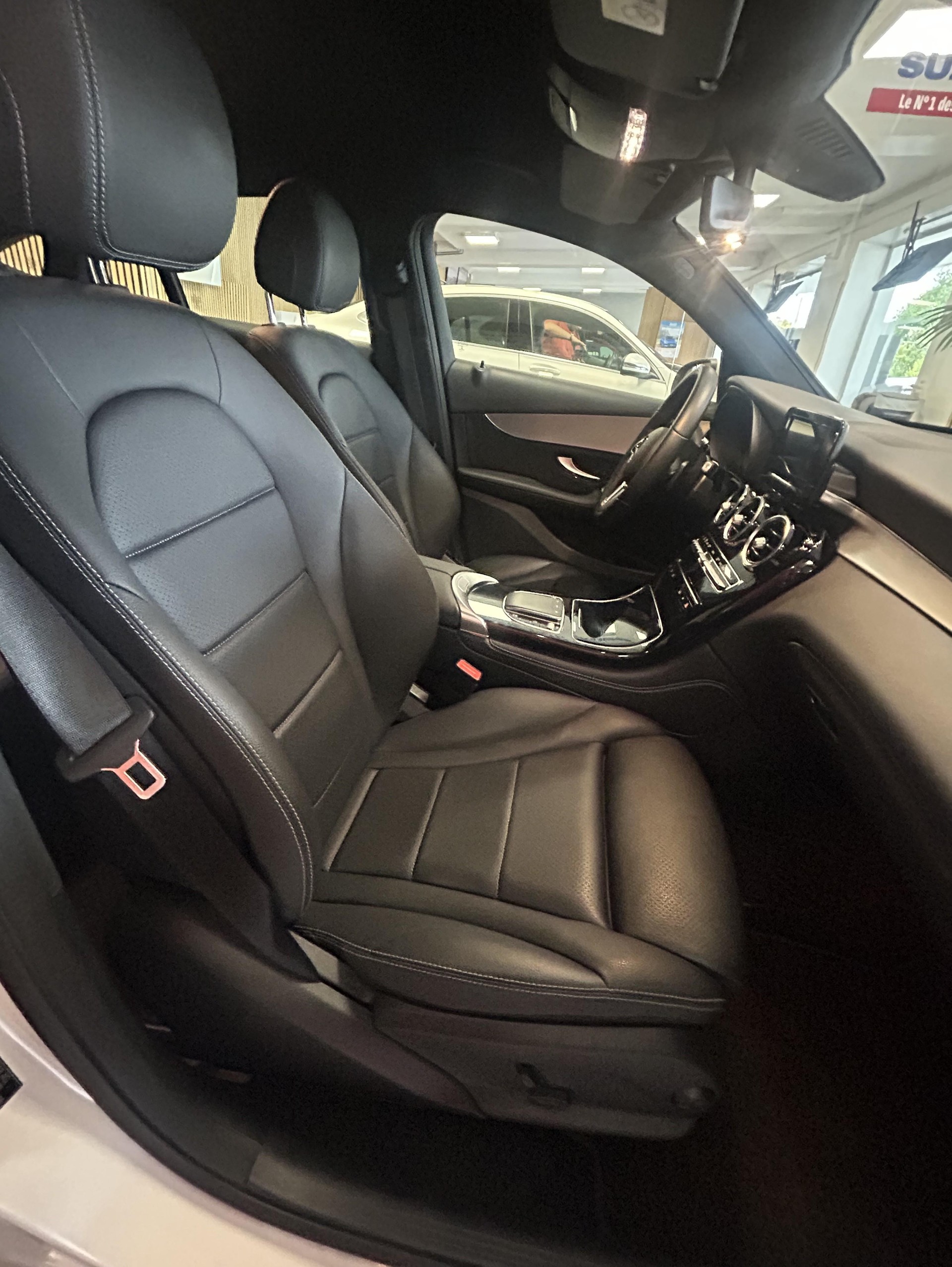 MERCEDES-BENZ GLC 300 d 4m Coupé-image-13