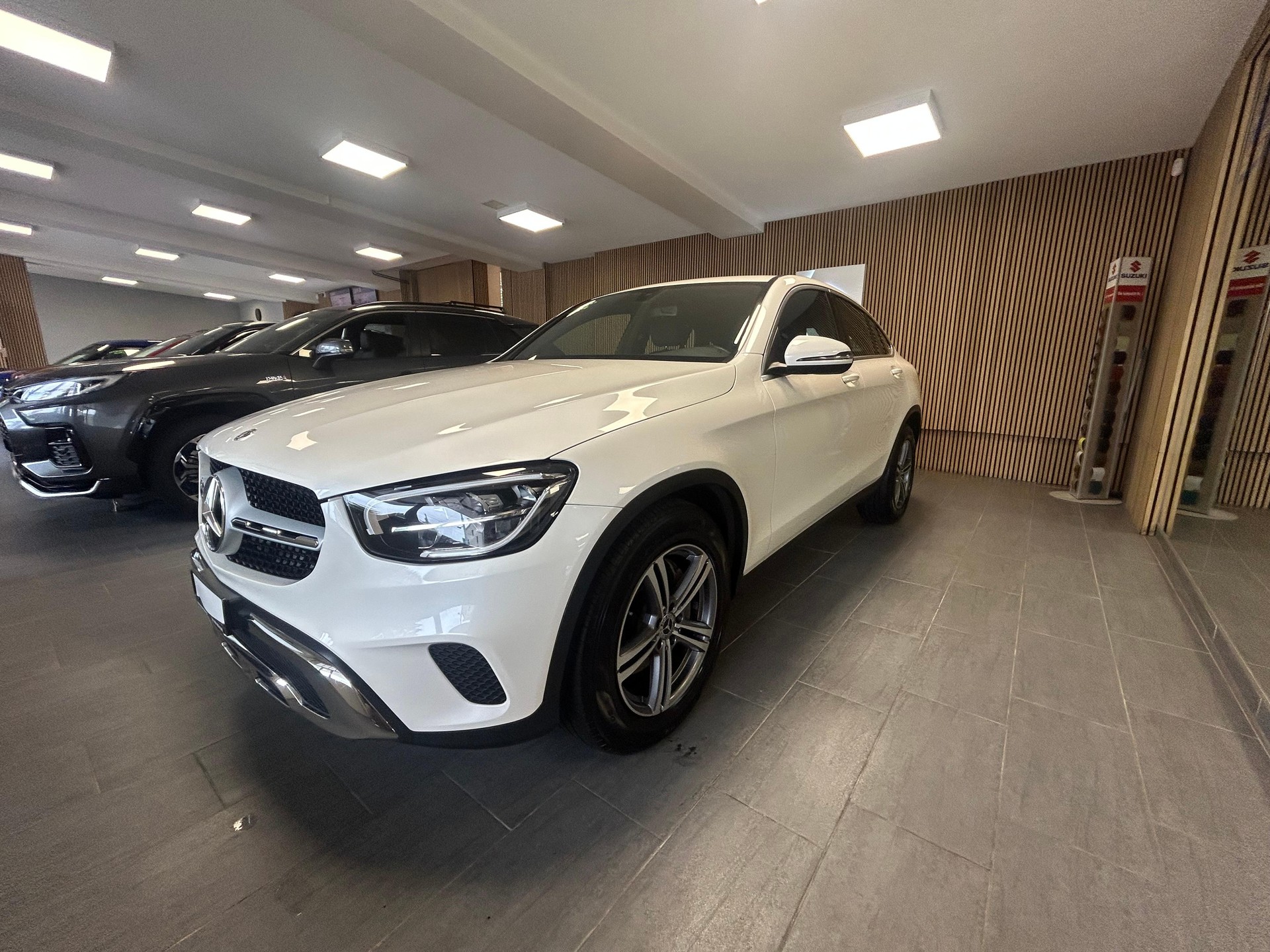 MERCEDES-BENZ GLC 300 d 4m Coupé-image-4