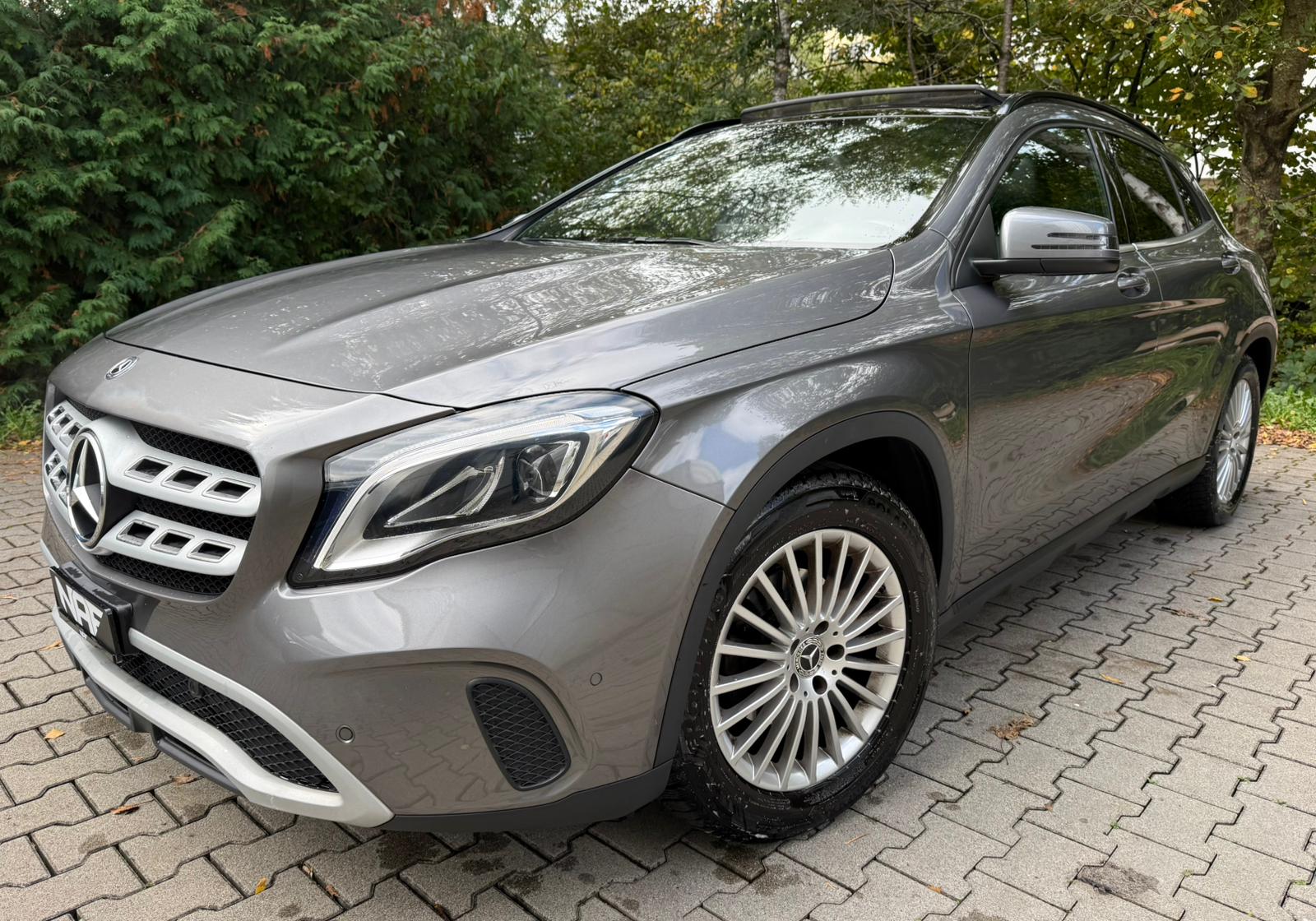 MERCEDES-BENZ GLA 200 d Swiss Star Edition Style 4Matic 7G-DCT-image-0