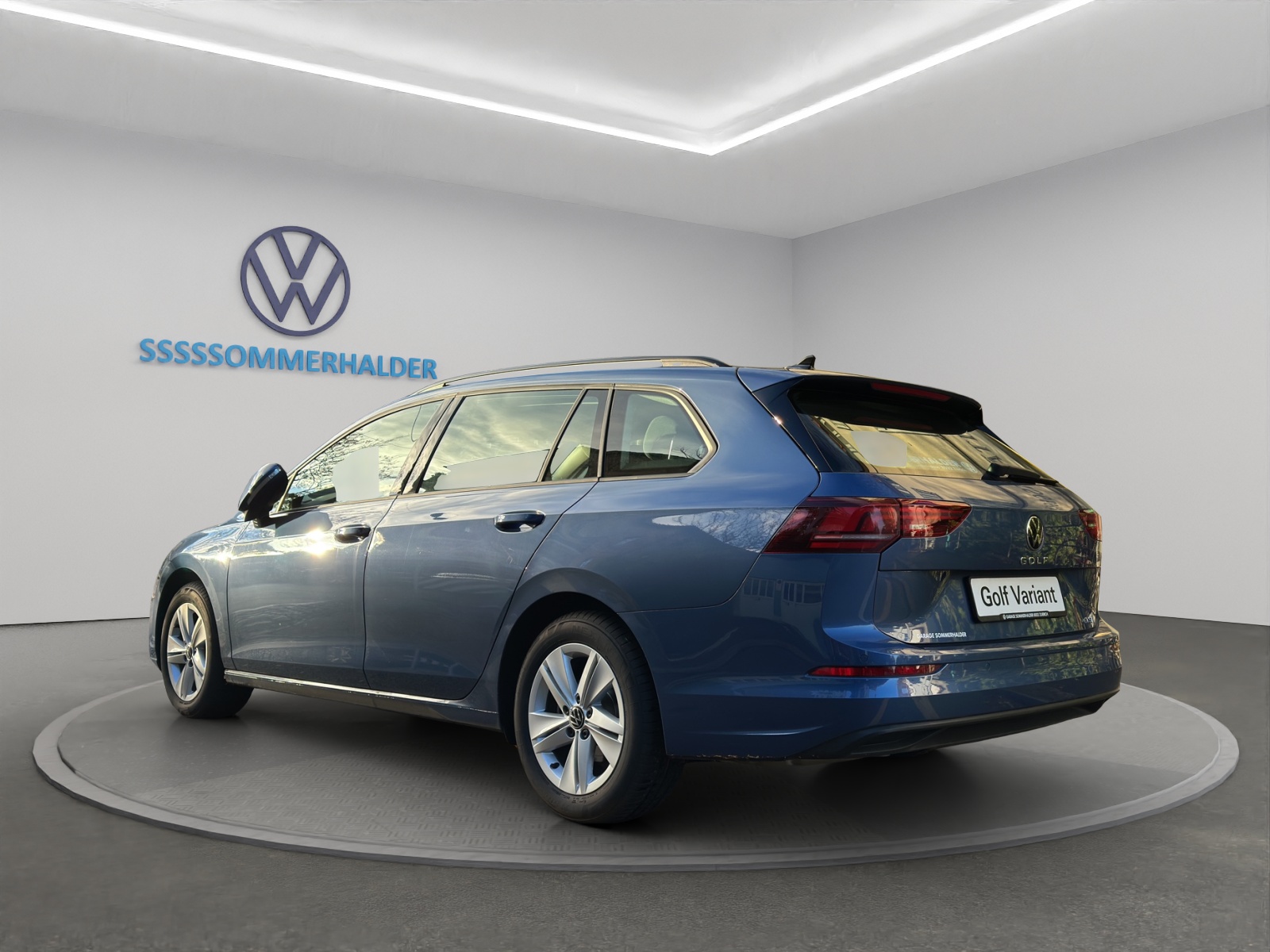 VW Golf Variant 1.5 eTSI mHEV Life DSG-image-2
