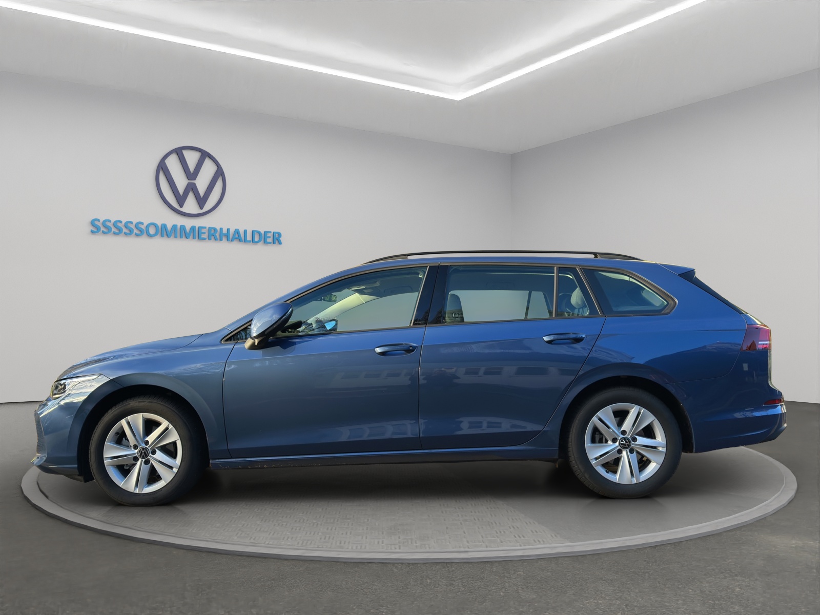 VW Golf Variant 1.5 eTSI mHEV Life DSG-image-1