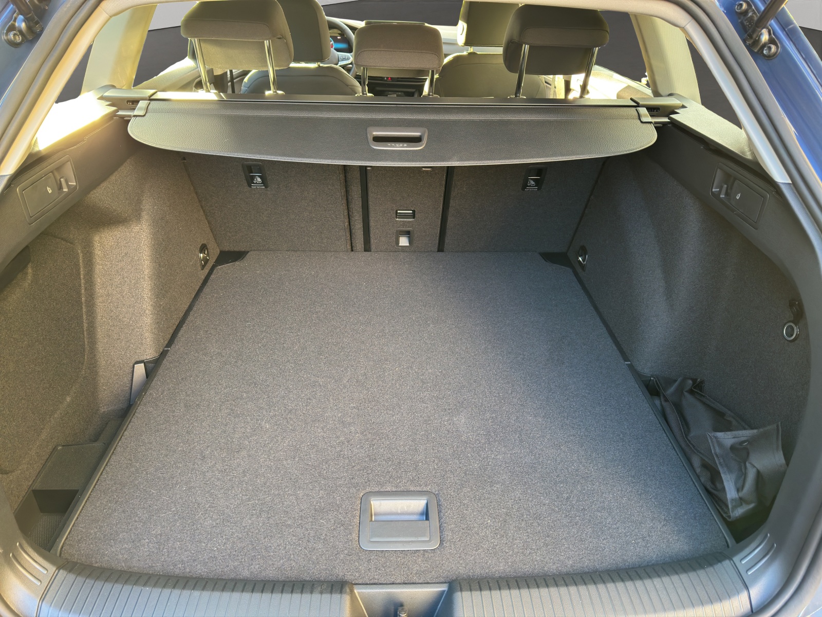 VW Golf Variant 1.5 eTSI mHEV Life DSG-image-10
