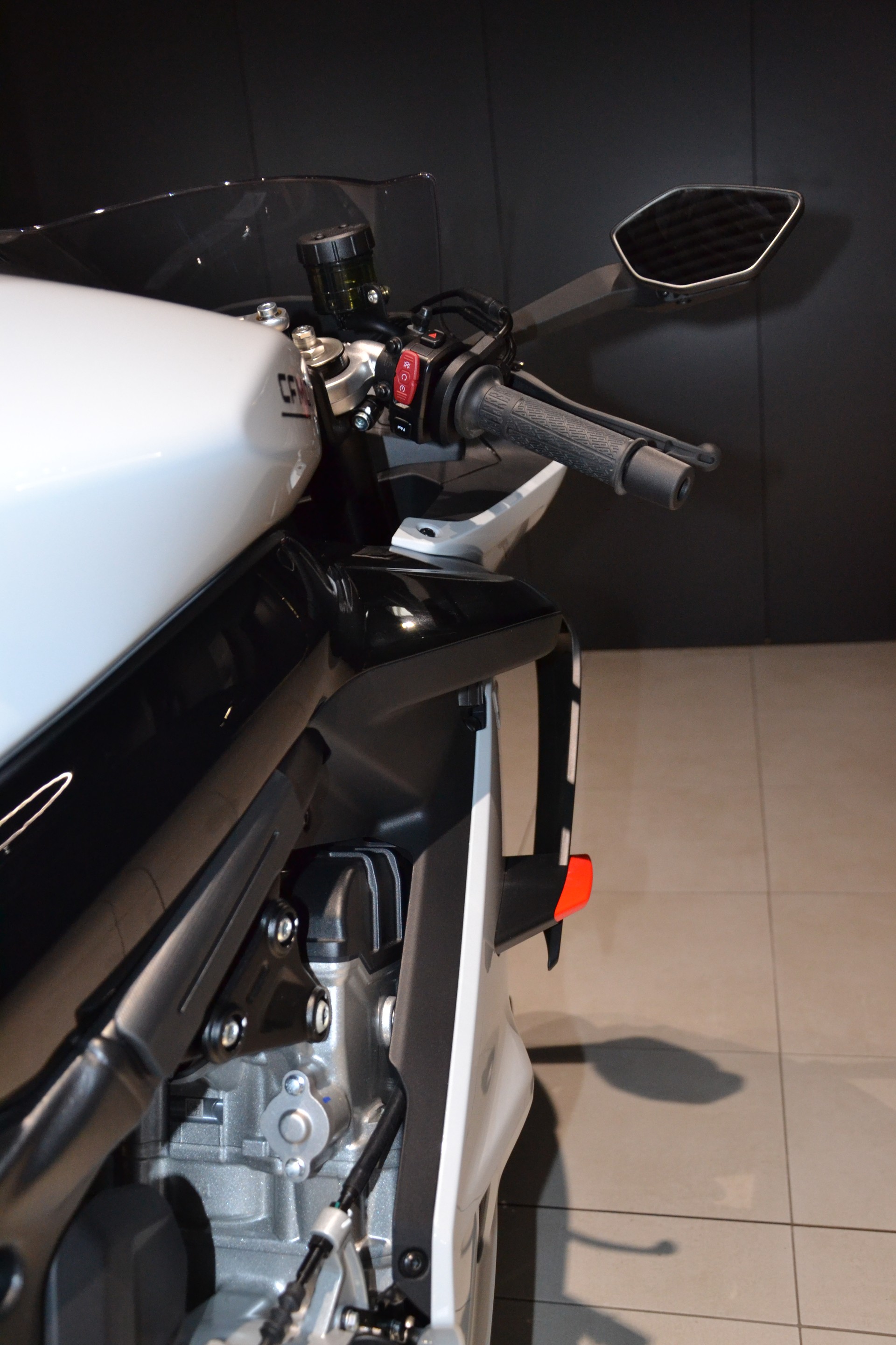CF MOTO 675 SR-R-image-14