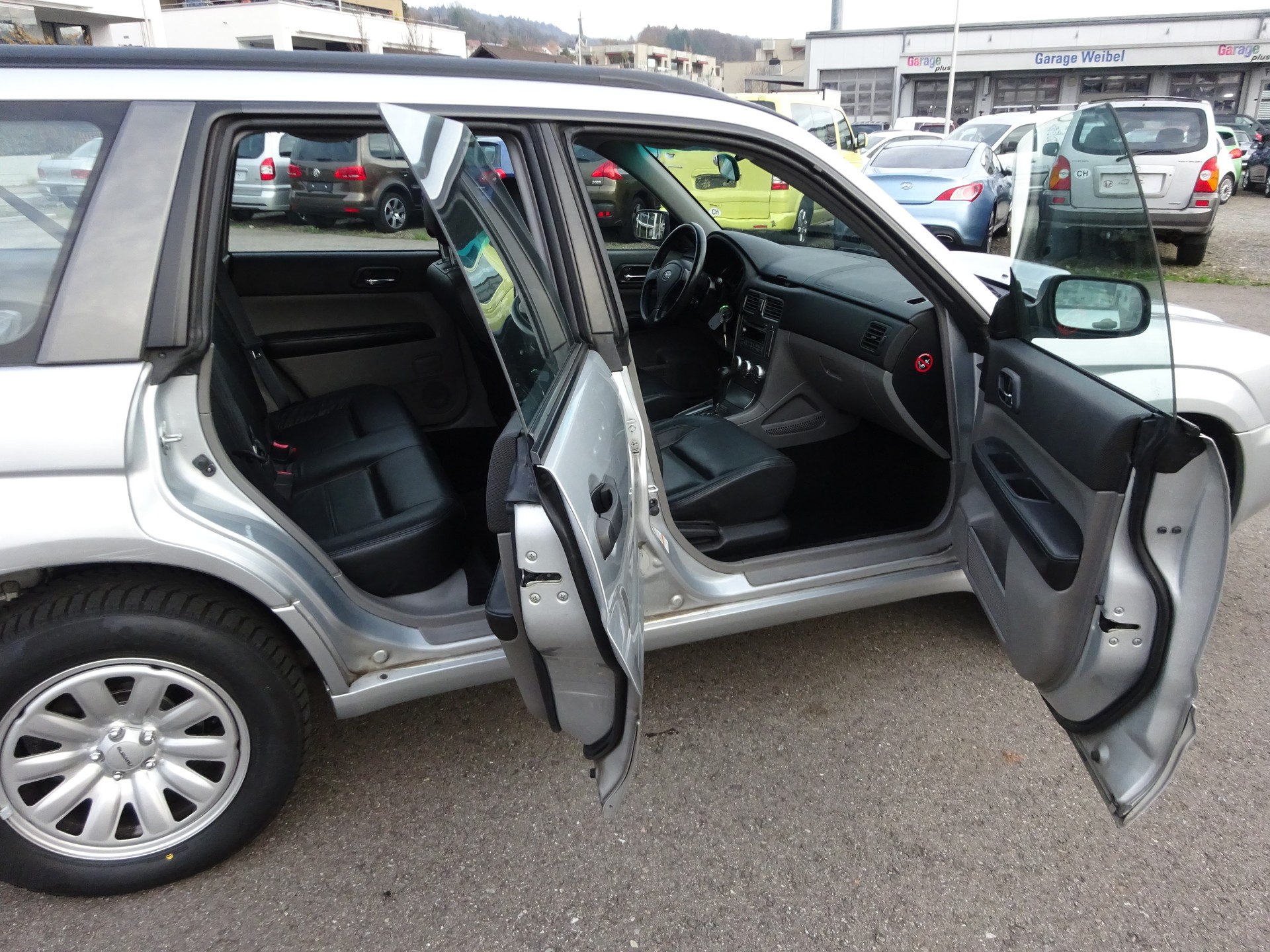 SUBARU Forester 2.0XT Automatic-image-4