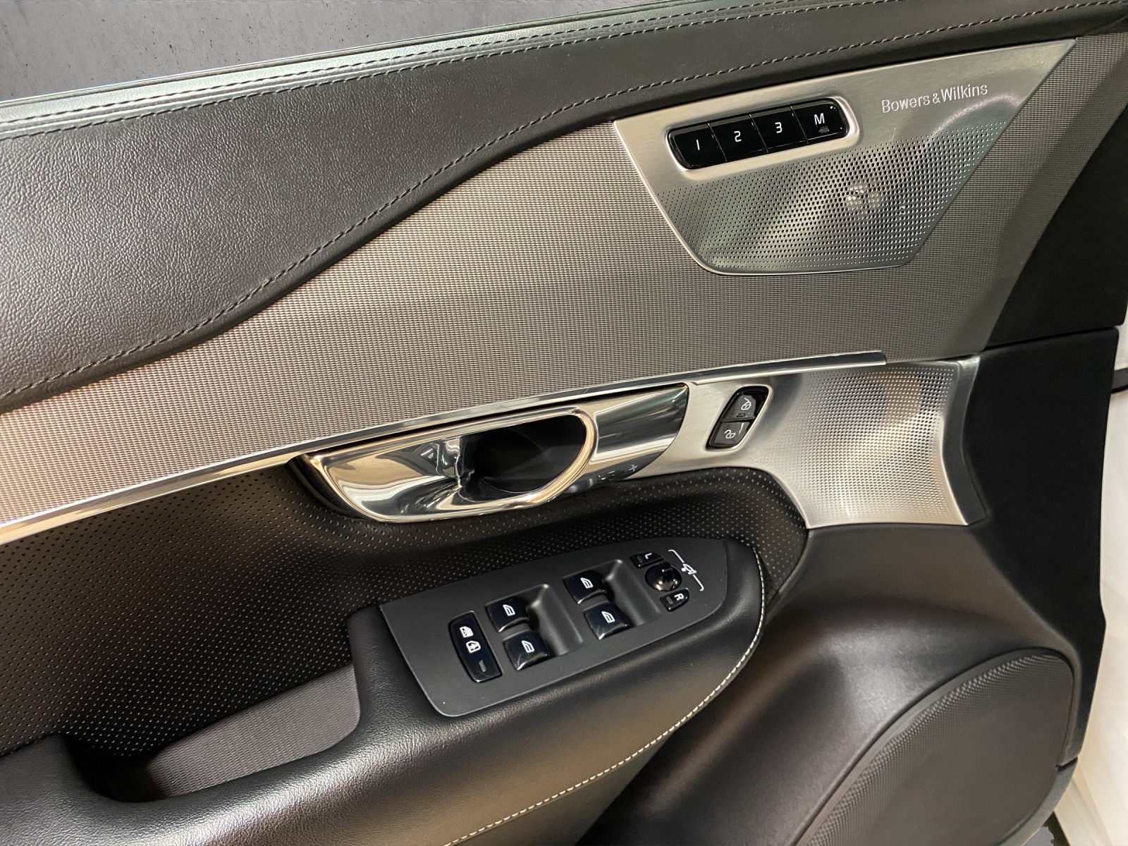 VOLVO XC90 T6 AWD R-Design Geartronic-image-8