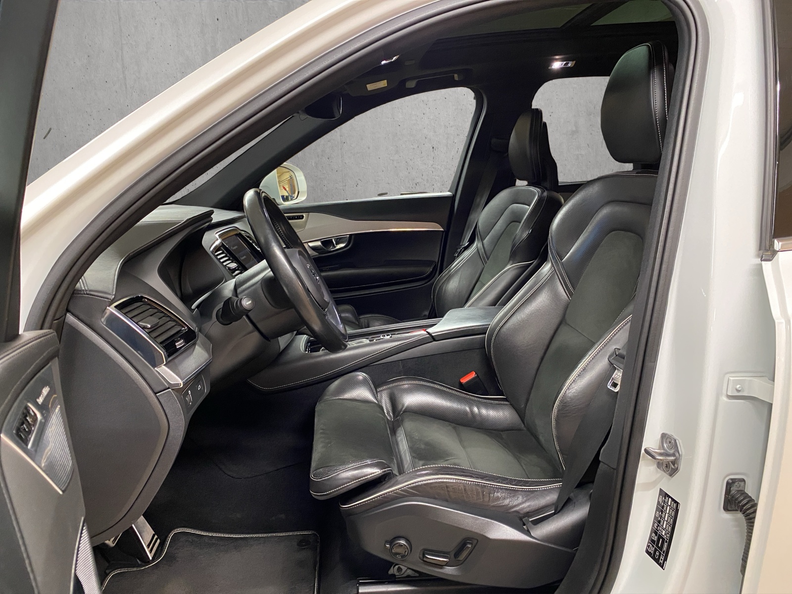 VOLVO XC90 T6 AWD R-Design Geartronic-image-7