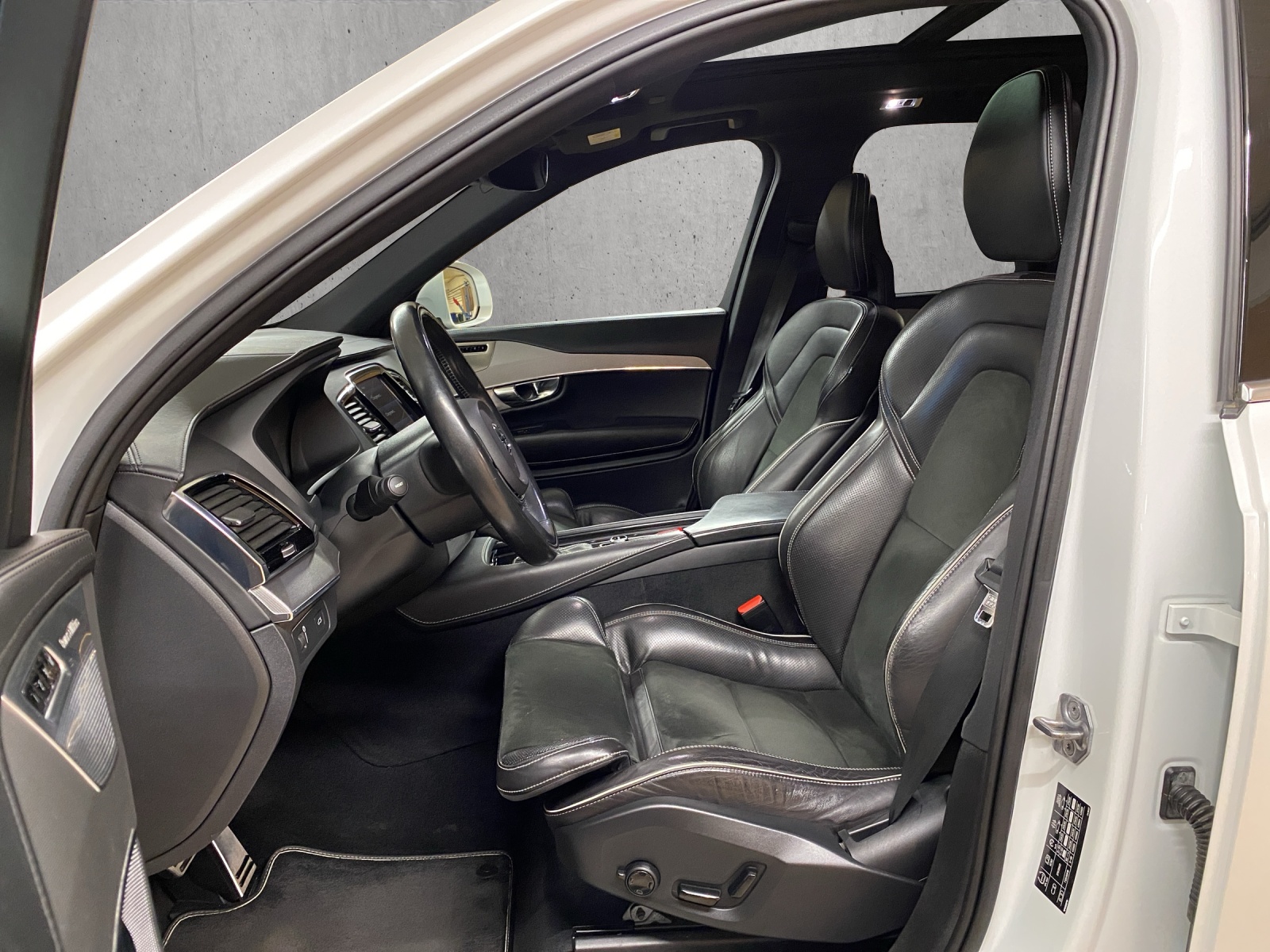 VOLVO XC90 T6 AWD R-Design Geartronic-image-7