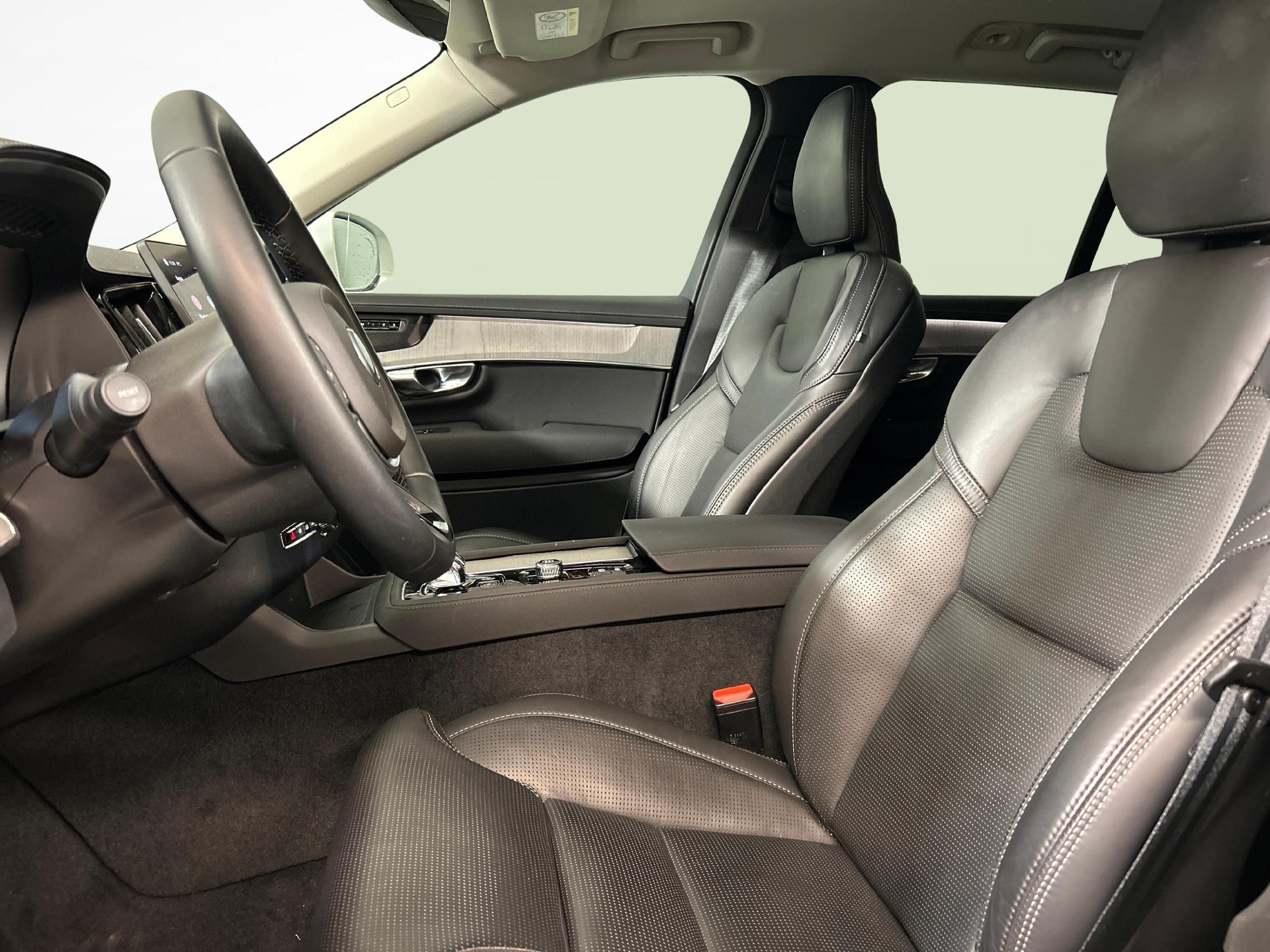 VOLVO XC90 2.0 B5 MH Plus Bright AWD-image-2