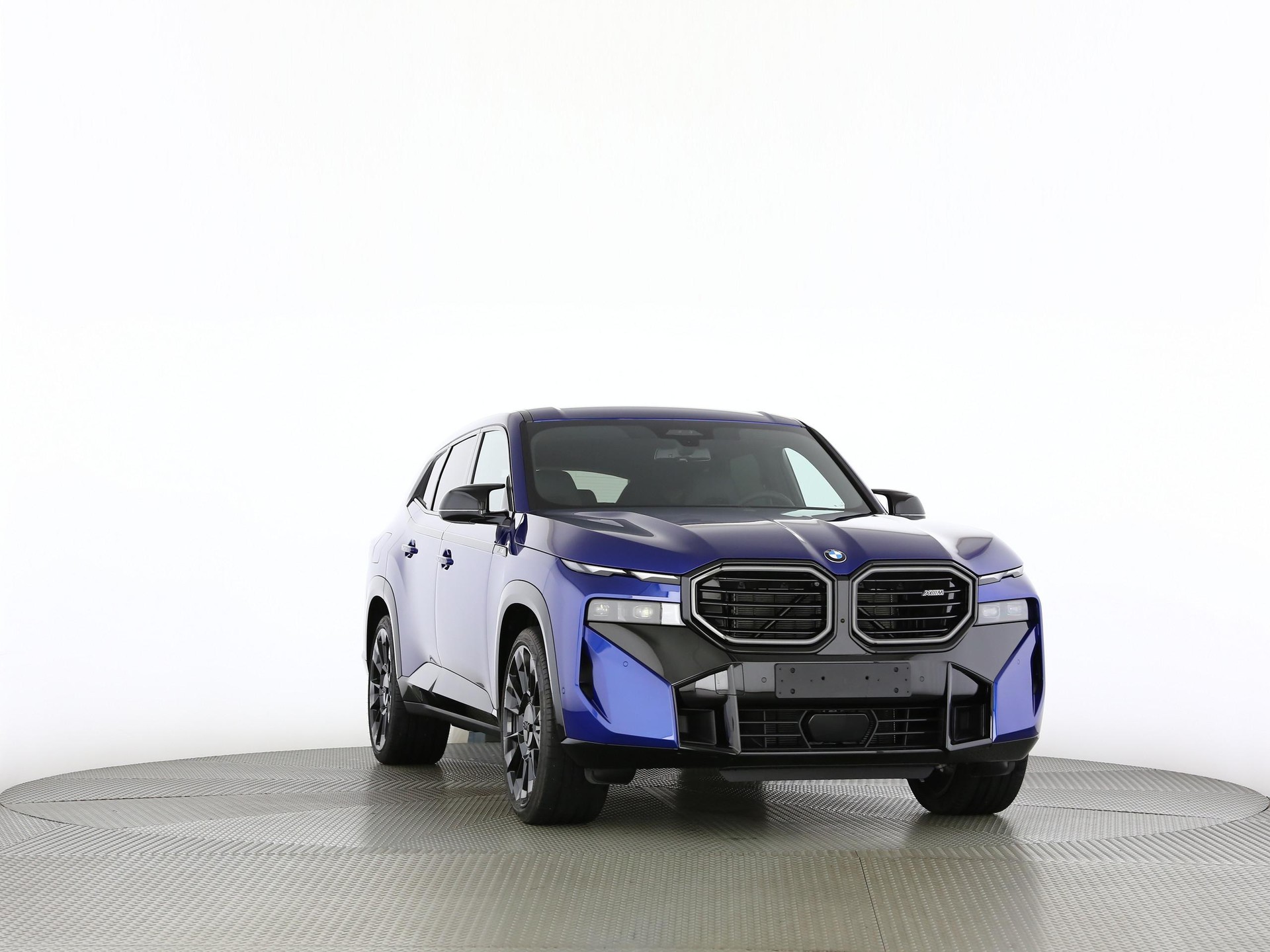 BMW XM 50e Plug-in Hybrid-image-28