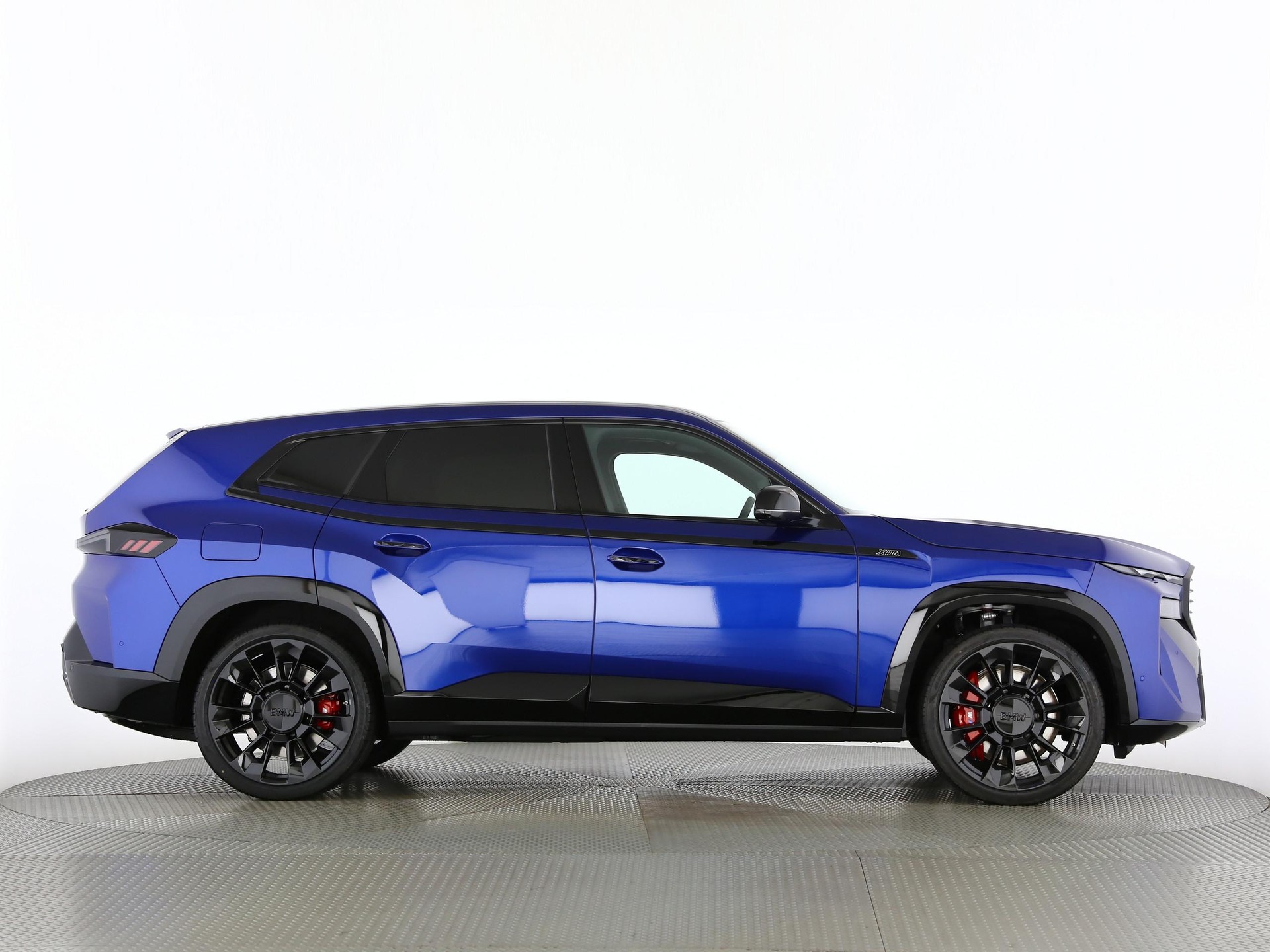 BMW XM 50e Plug-in Hybrid-image-23