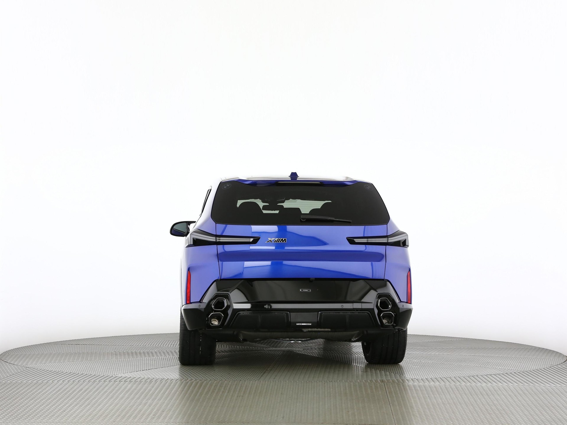 BMW XM 50e Plug-in Hybrid-image-16