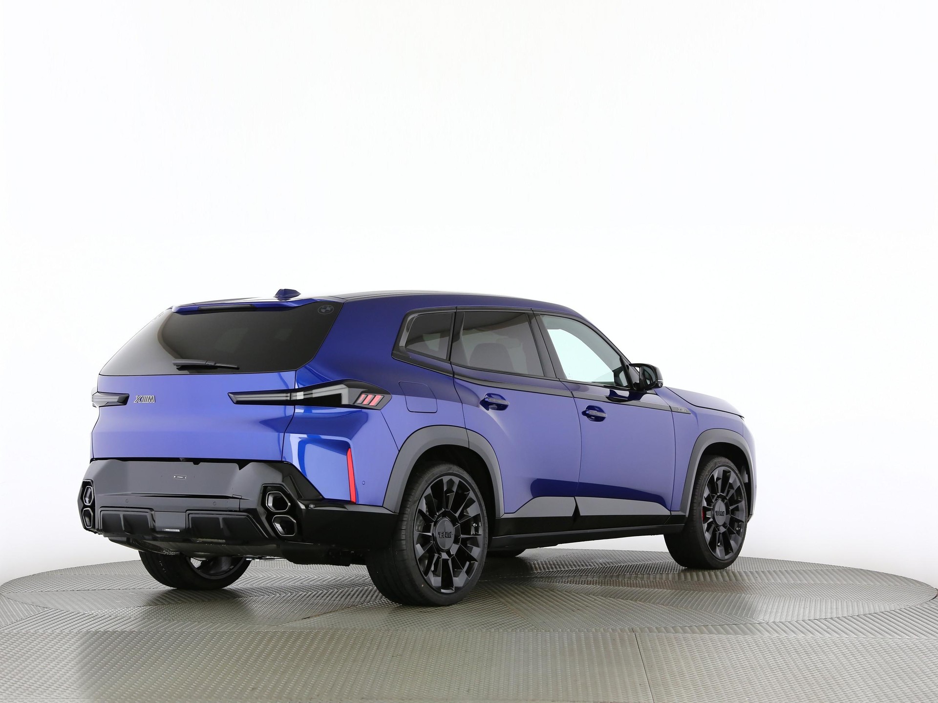 BMW XM 50e Plug-in Hybrid-image-19