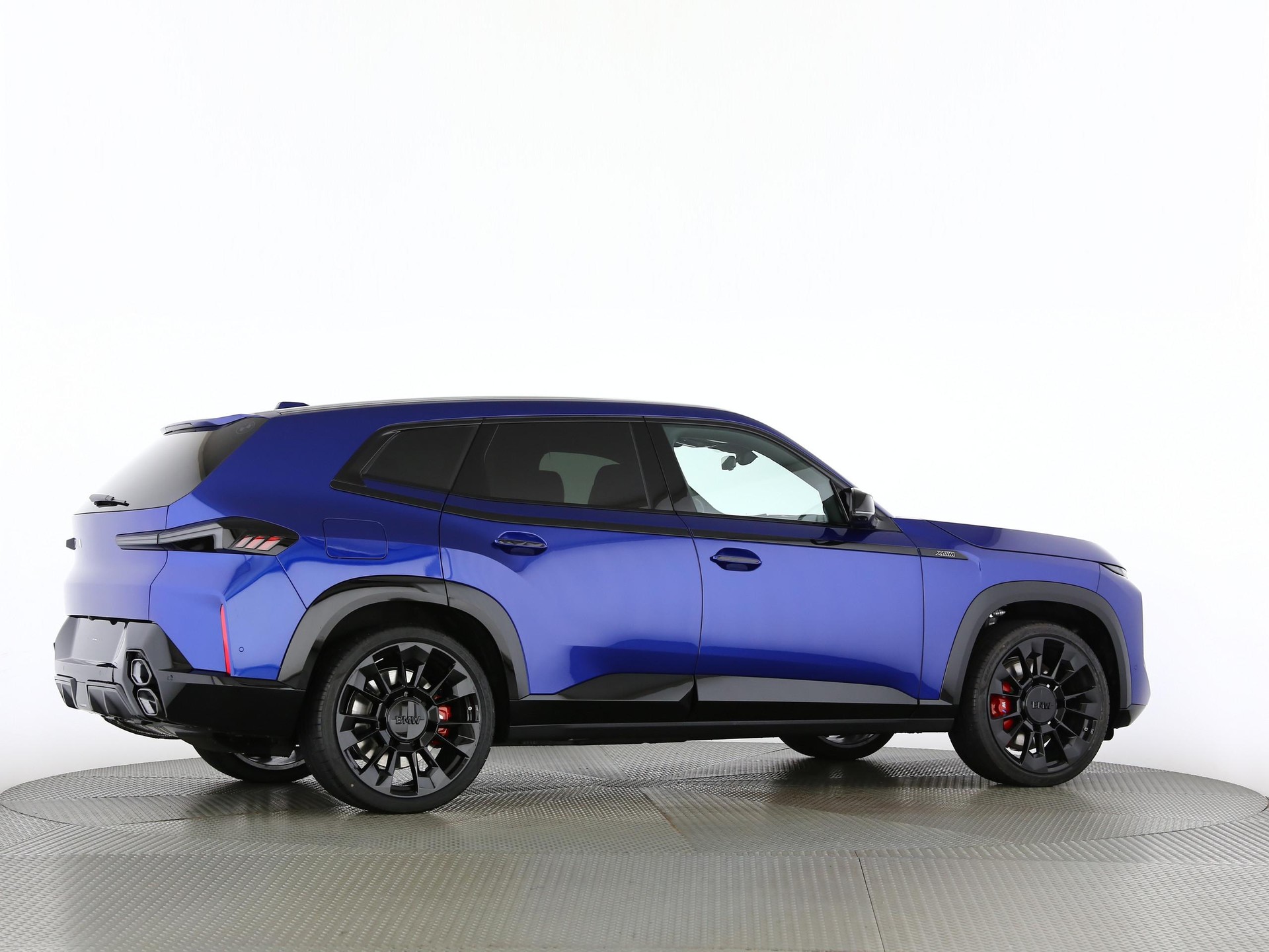 BMW XM 50e Plug-in Hybrid-image-21