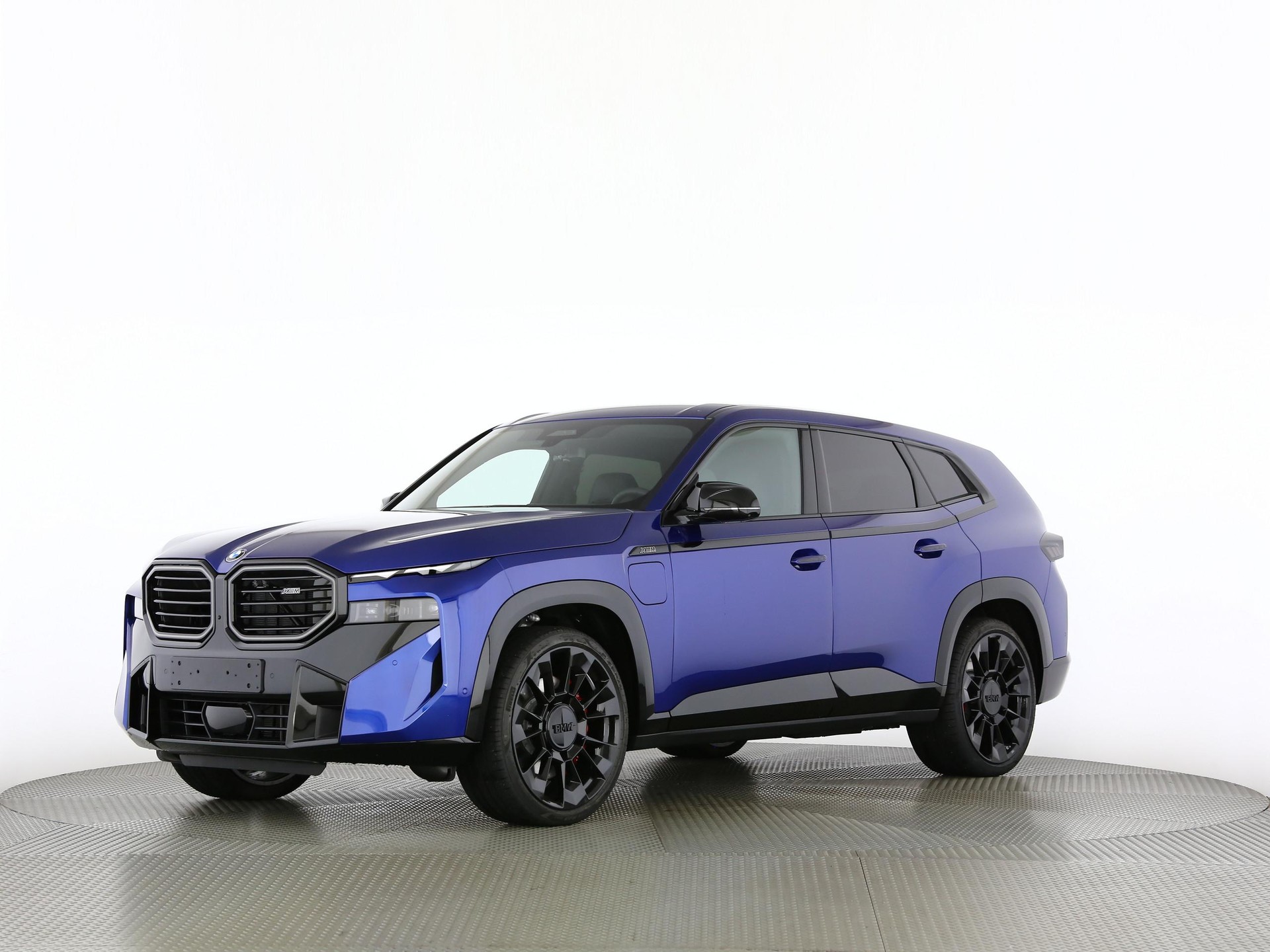 BMW XM 50e Plug-in Hybrid-image-8