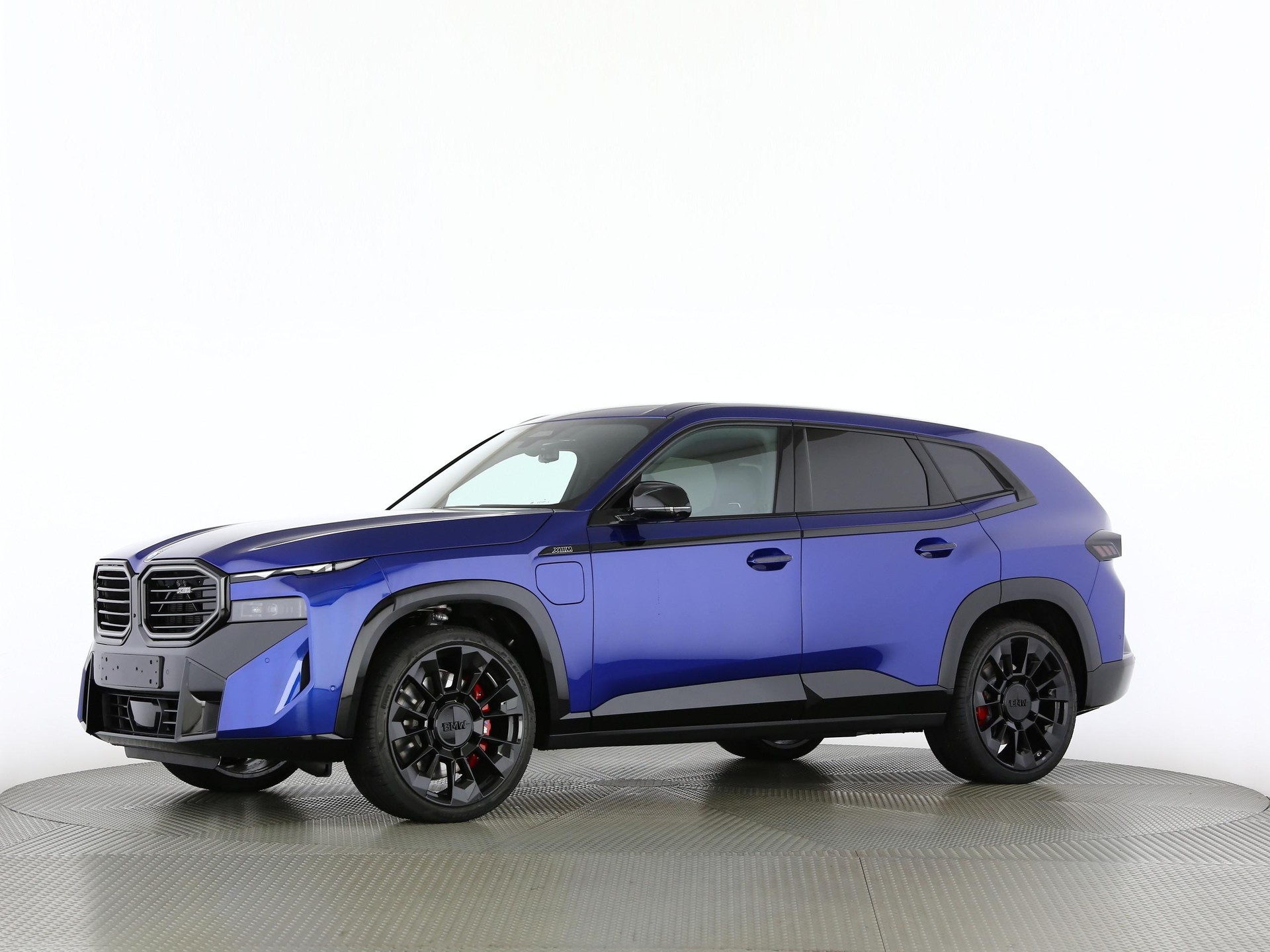 BMW XM 50e Plug-in Hybrid-image-9