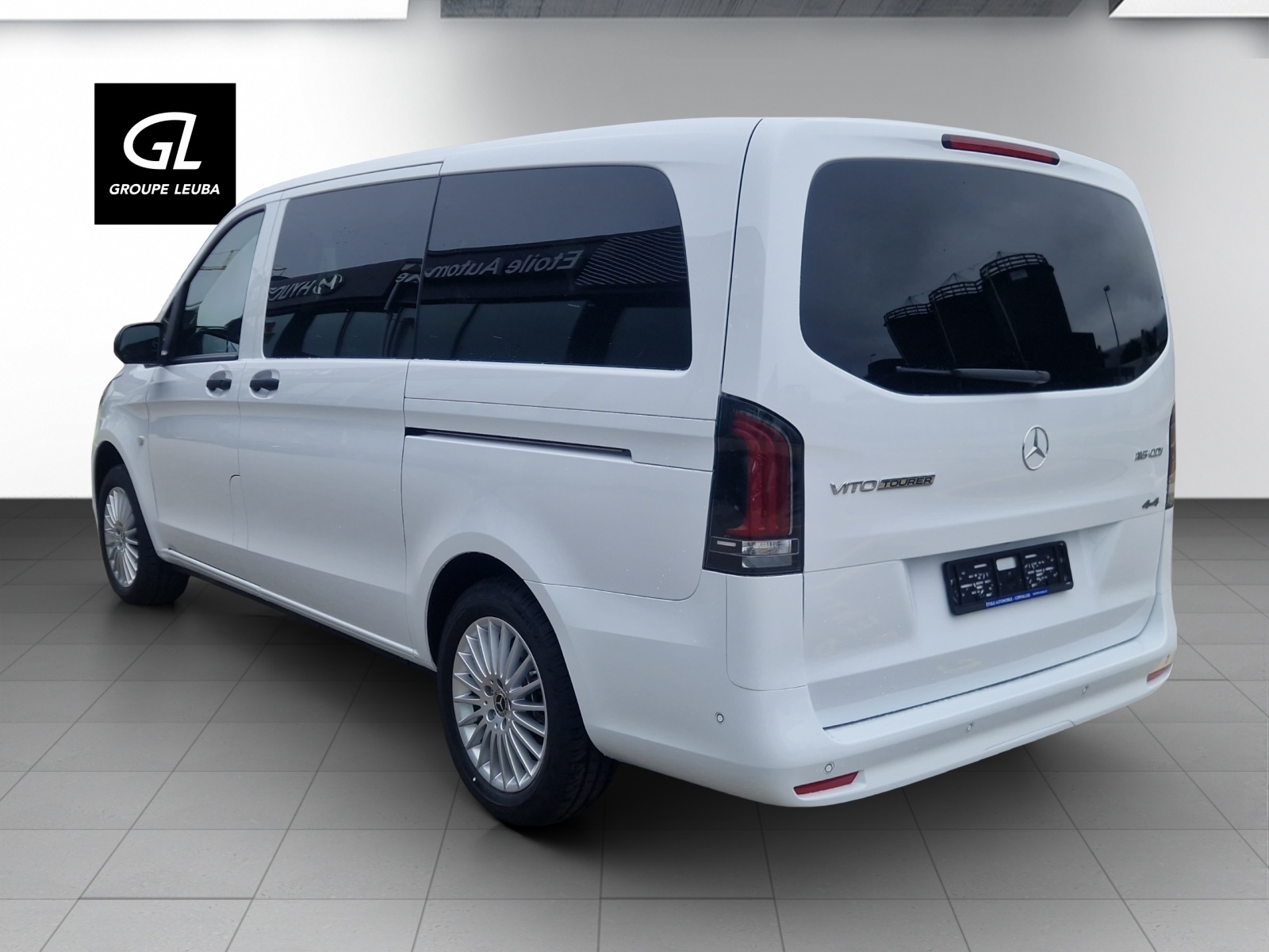 MERCEDES-BENZ Vito 116 CDI Lang Select Family Tourer 4Matic 9G-Tronic-image-3