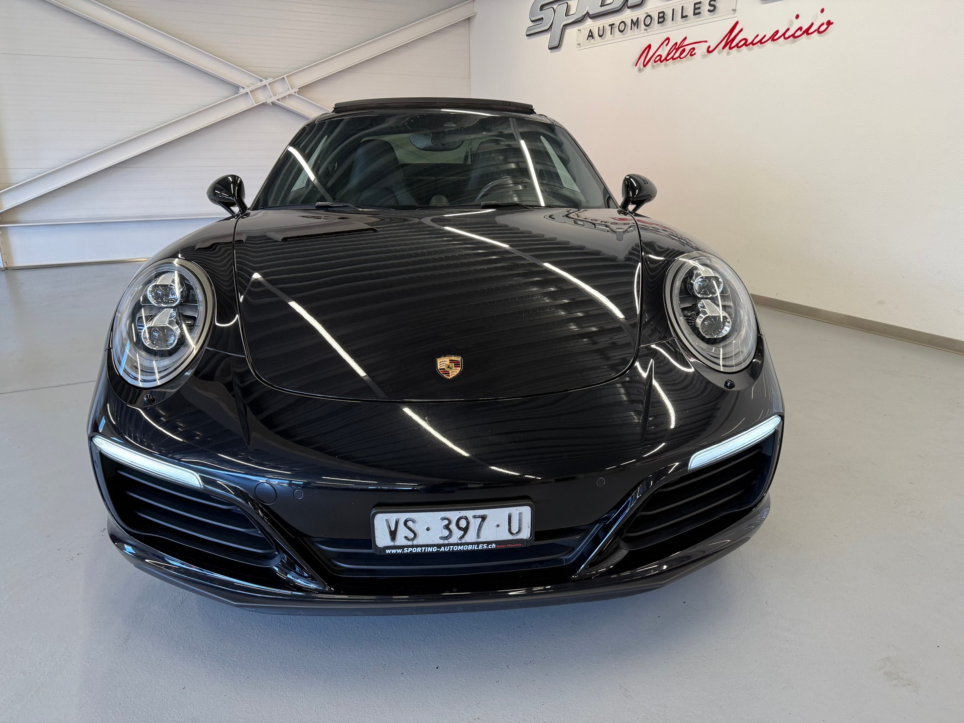 PORSCHE 911 Carrera 4S PDK fulls black modèle 2017 CH Auto-image-5