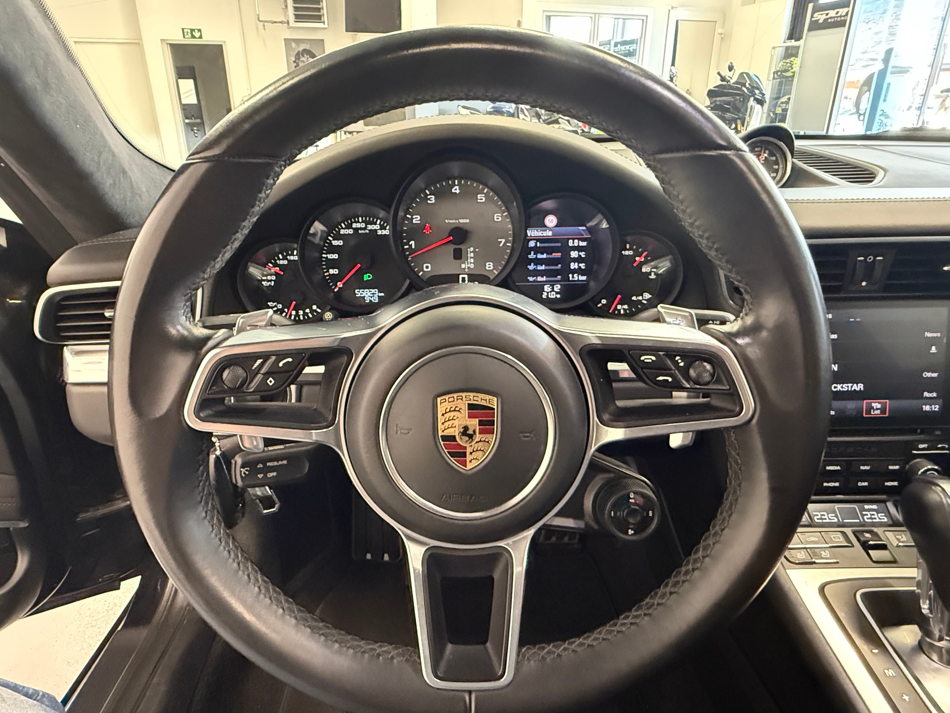 PORSCHE 911 Carrera 4S PDK fulls black modèle 2017 CH Auto-image-19