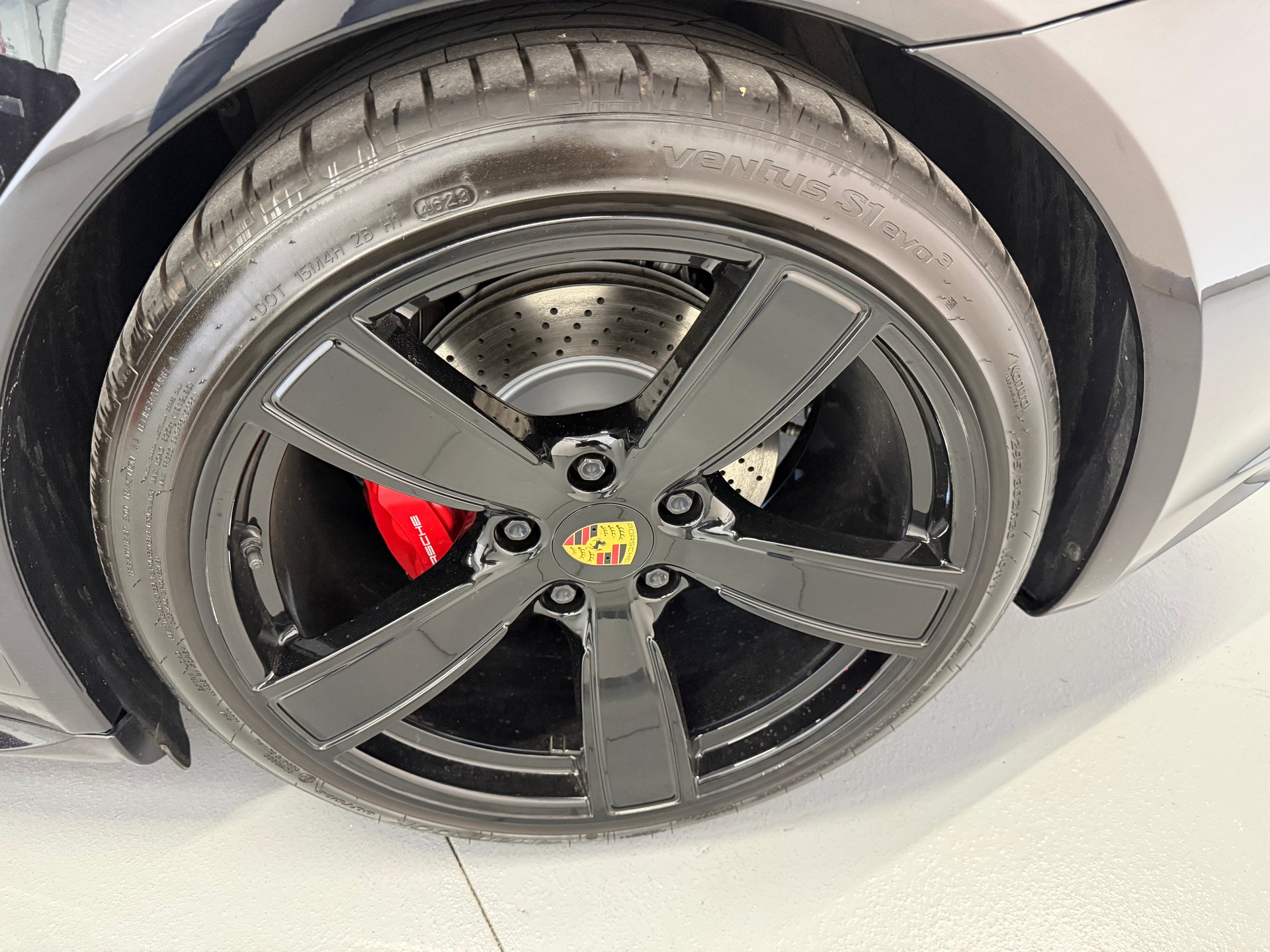 PORSCHE 911 Carrera 4S PDK fulls black modèle 2017 CH Auto-image-28