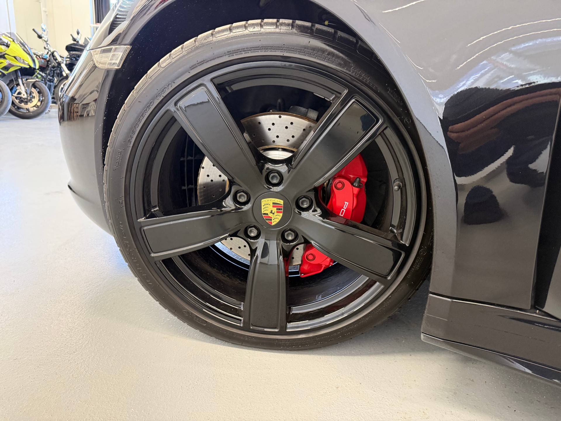 PORSCHE 911 Carrera 4S PDK fulls black modèle 2017 CH Auto-image-27
