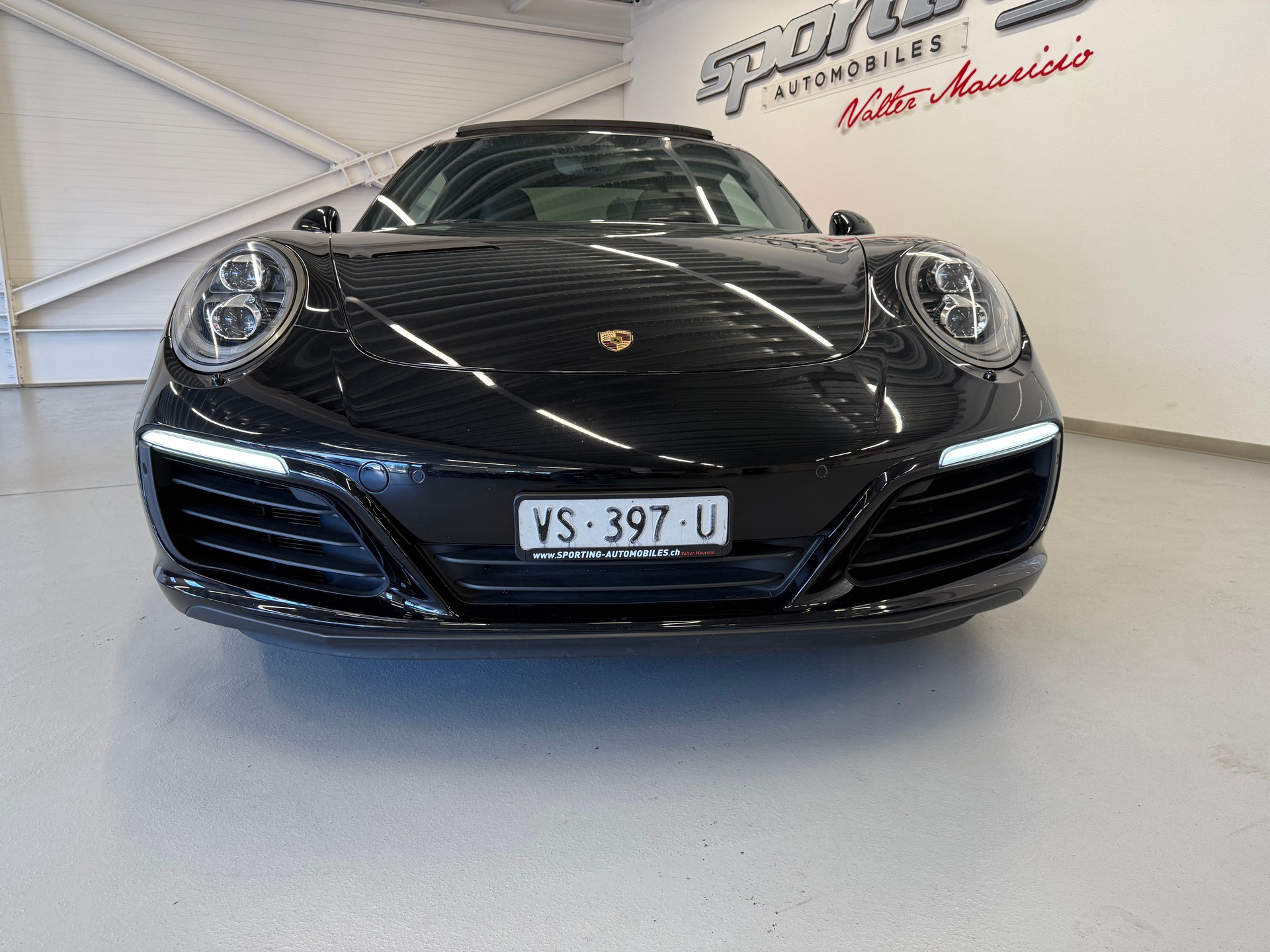 PORSCHE 911 Carrera 4S PDK fulls black modèle 2017 CH Auto-image-6