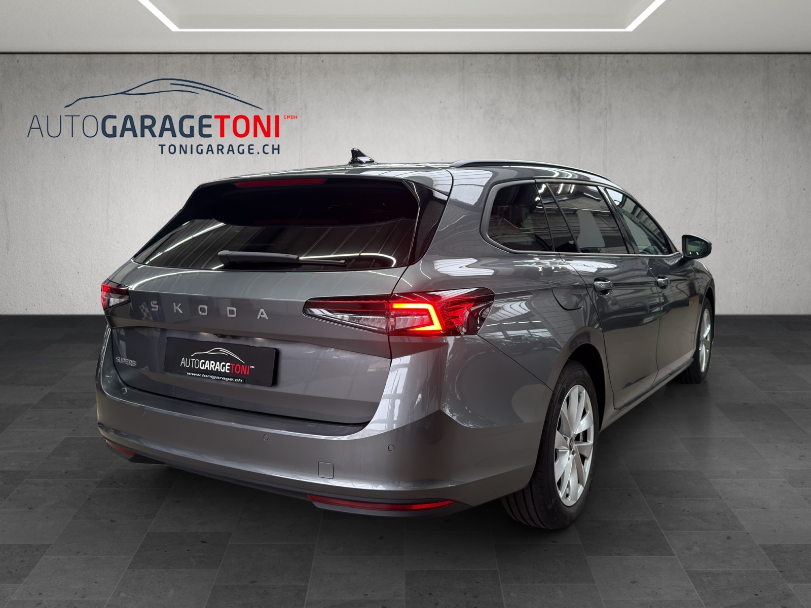 SKODA Superb Combi 1.5 eTSI Selection DSG *Werksgarantie bis 02.2030*-image-5