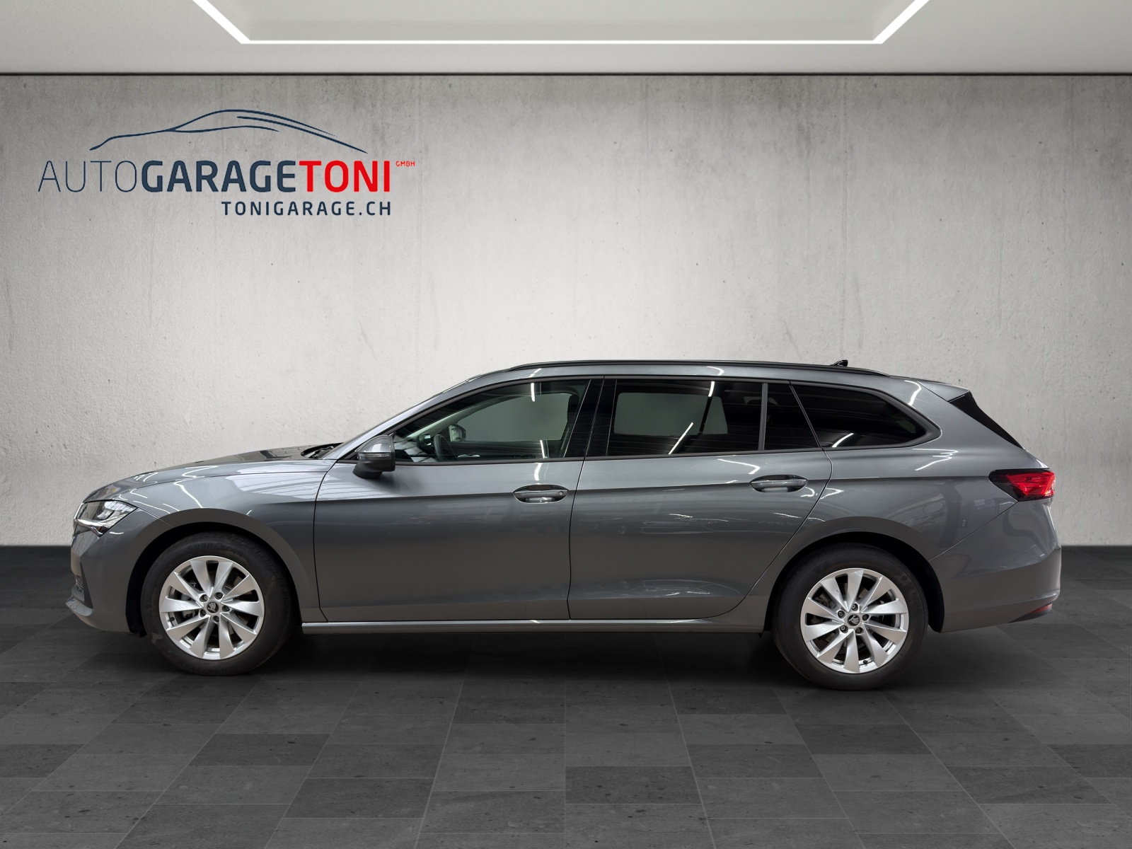 SKODA Superb Combi 1.5 eTSI Selection DSG *Werksgarantie bis 02.2030*-image-3