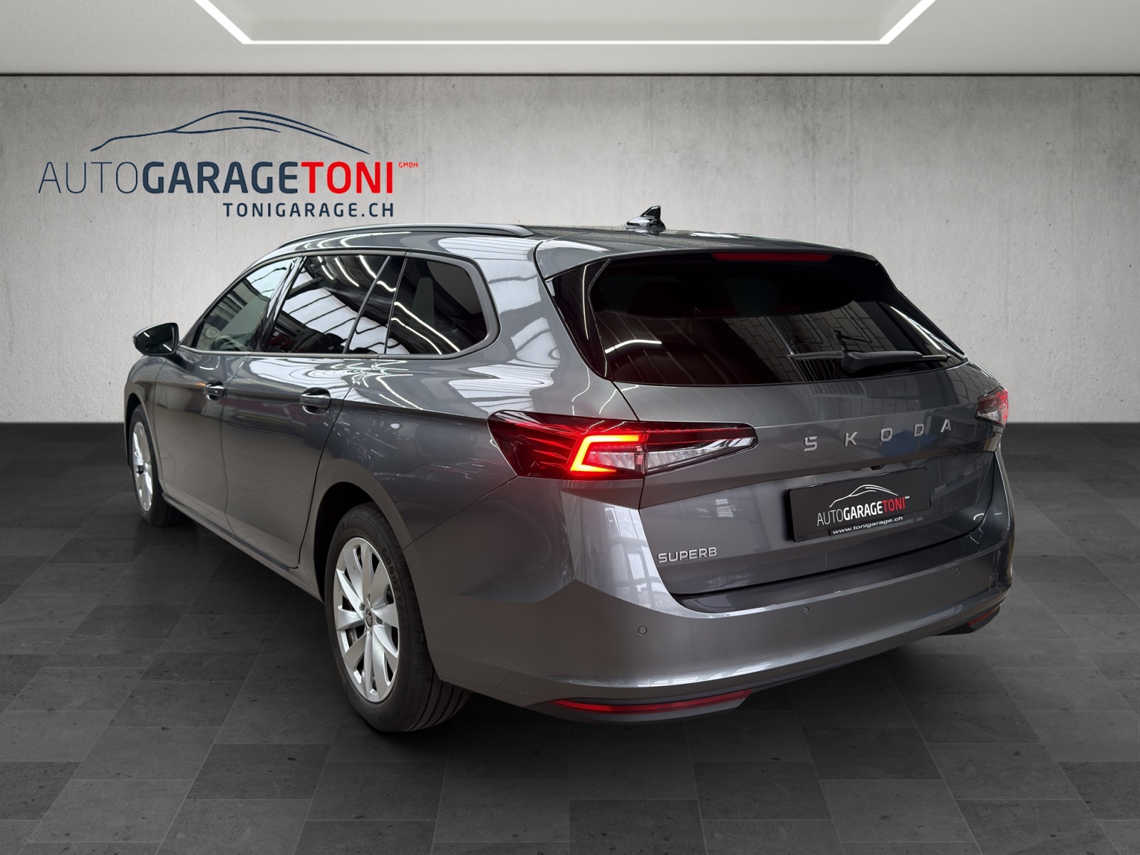 SKODA Superb Combi 1.5 eTSI Selection DSG *Werksgarantie bis 02.2030*-image-6