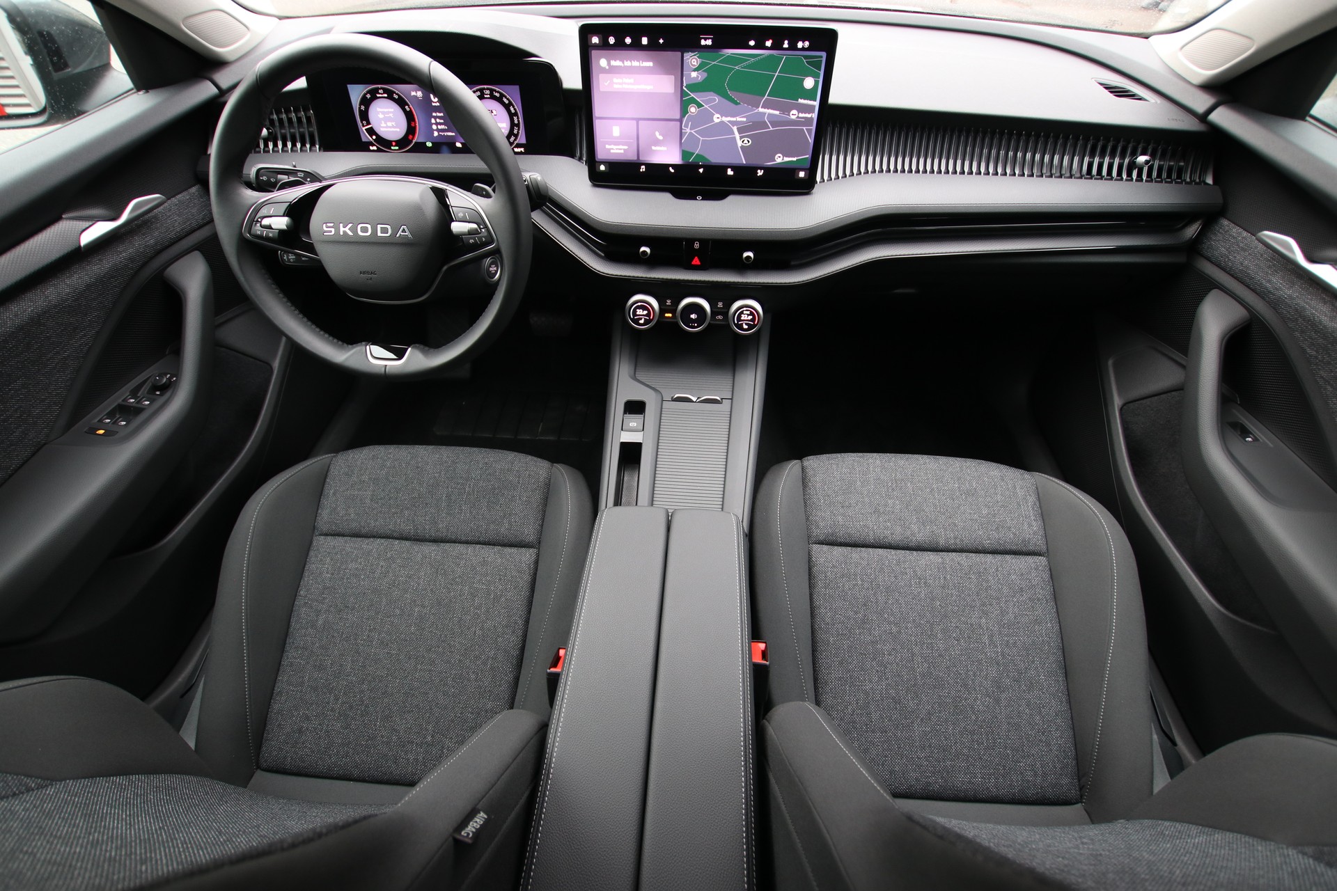 SKODA Superb Combi 1.5 eTSI Selection DSG *Werksgarantie bis 02.2030*-image-9