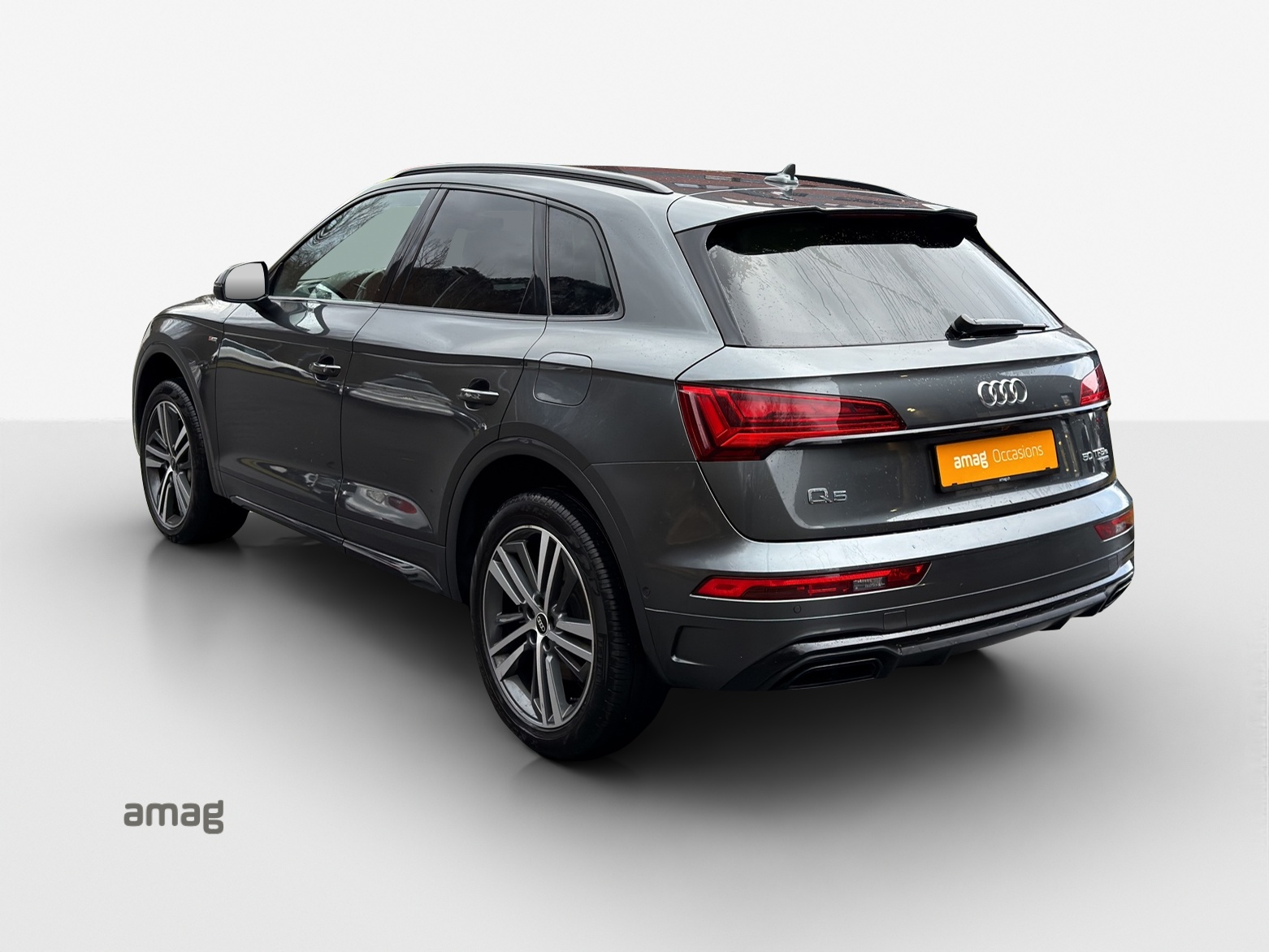 AUDI Q5 50 TFSI e PHEV S line quattro S-tronic-image-2