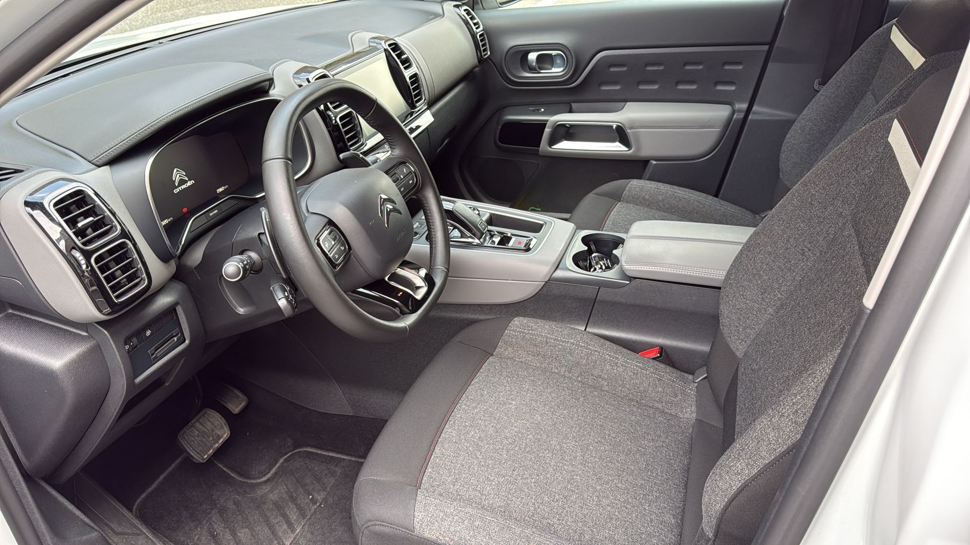 CITROEN C5 Aircross 1.5 BlueHD Swiss Edition EAT8-image-6