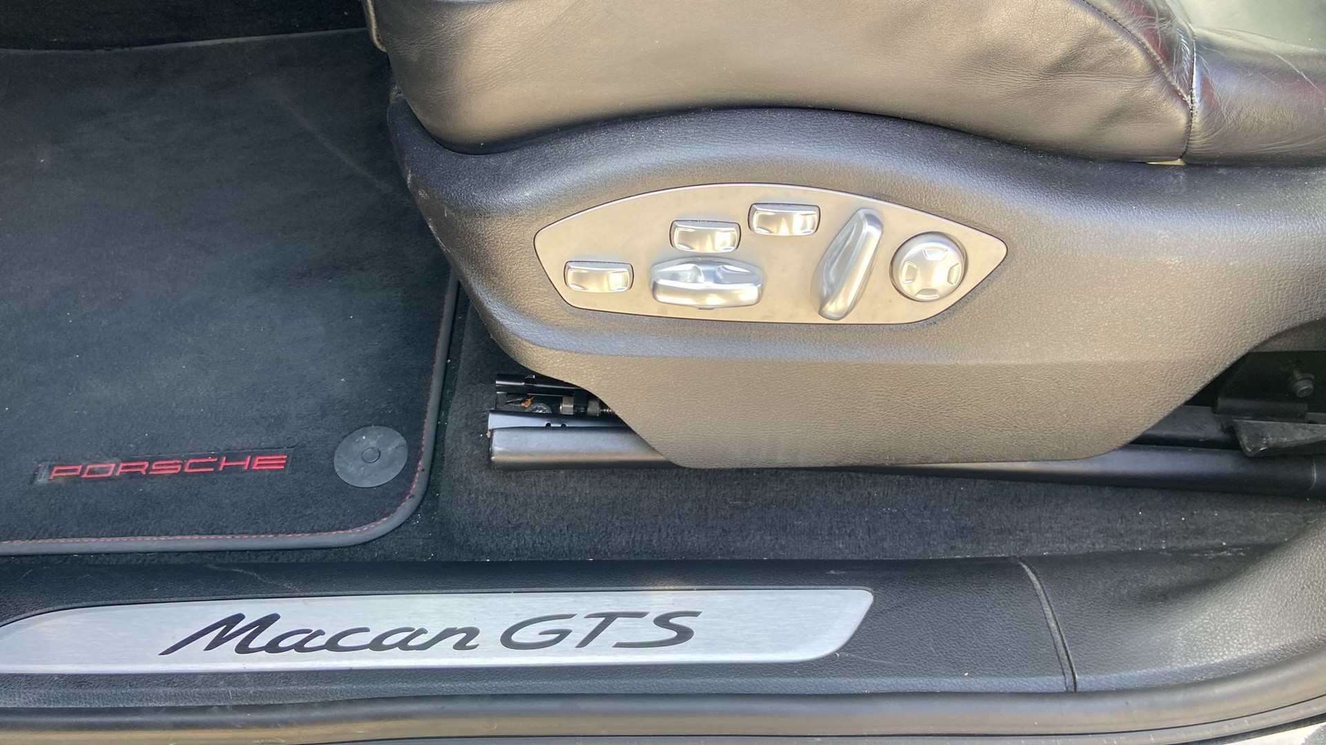 PORSCHE Macan GTS PDK-image-11
