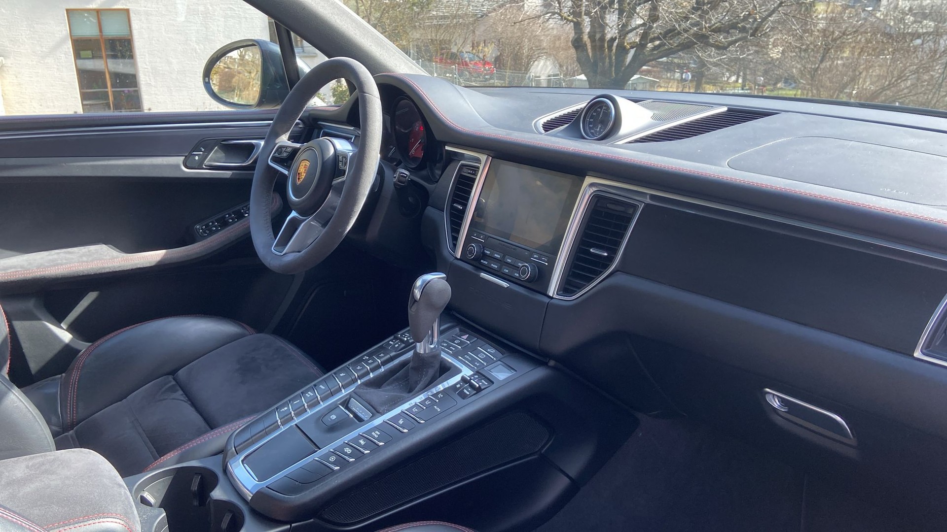 PORSCHE Macan GTS PDK-image-5