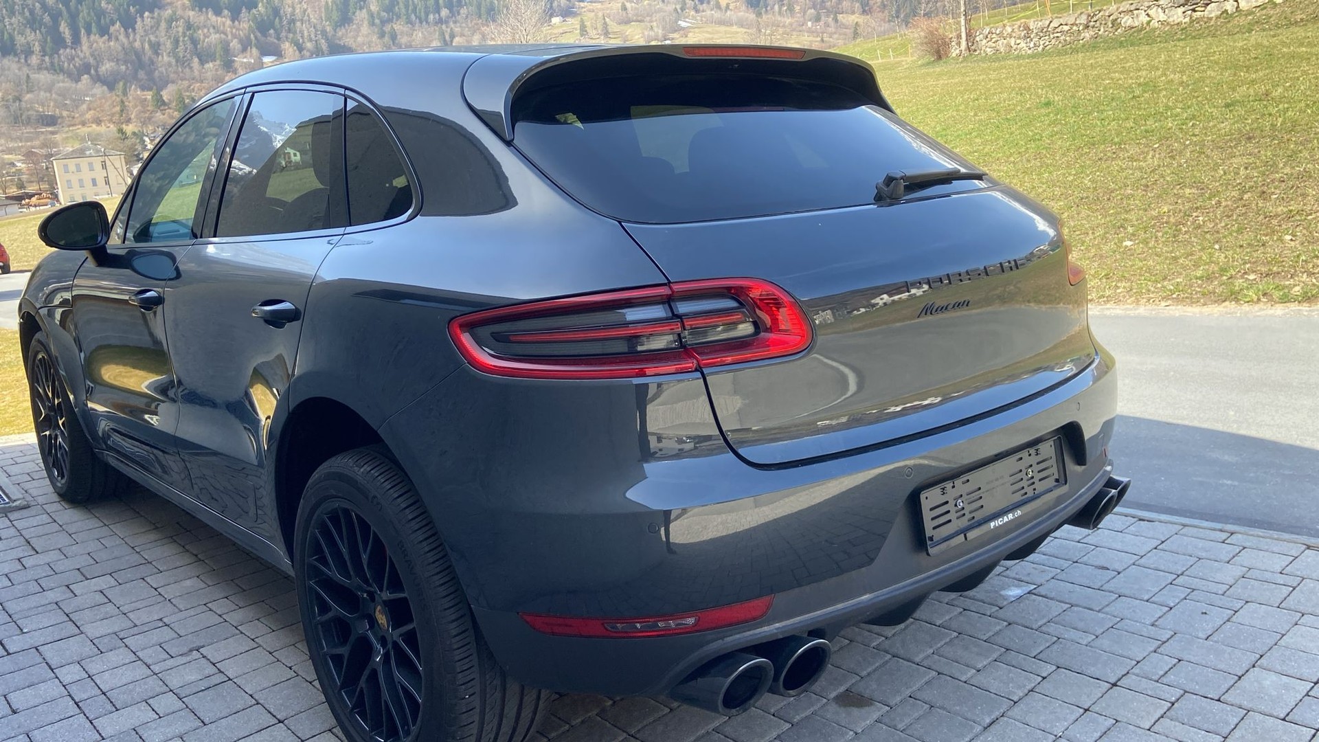 PORSCHE Macan GTS PDK-image-6