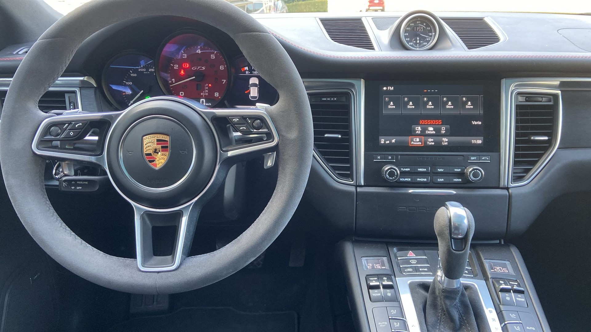 PORSCHE Macan GTS PDK-image-10