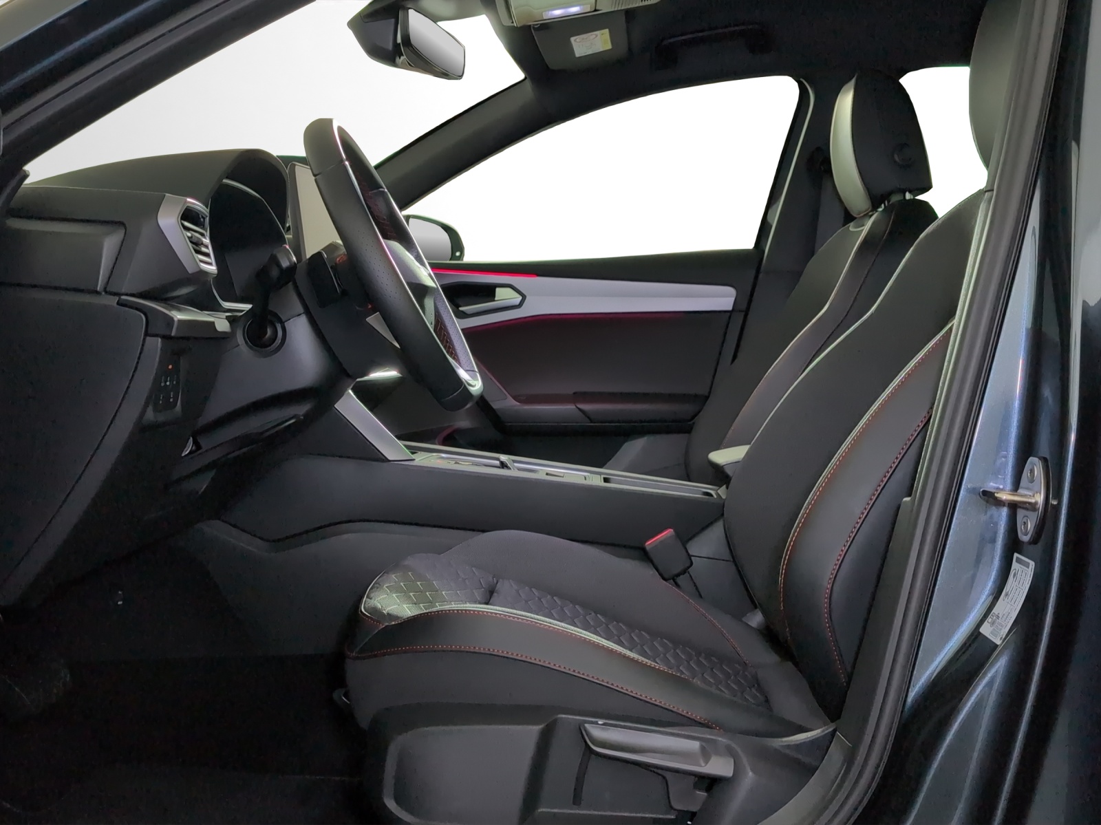 SEAT Leon 1.5 eTSI mHEV DSG FR-image-5