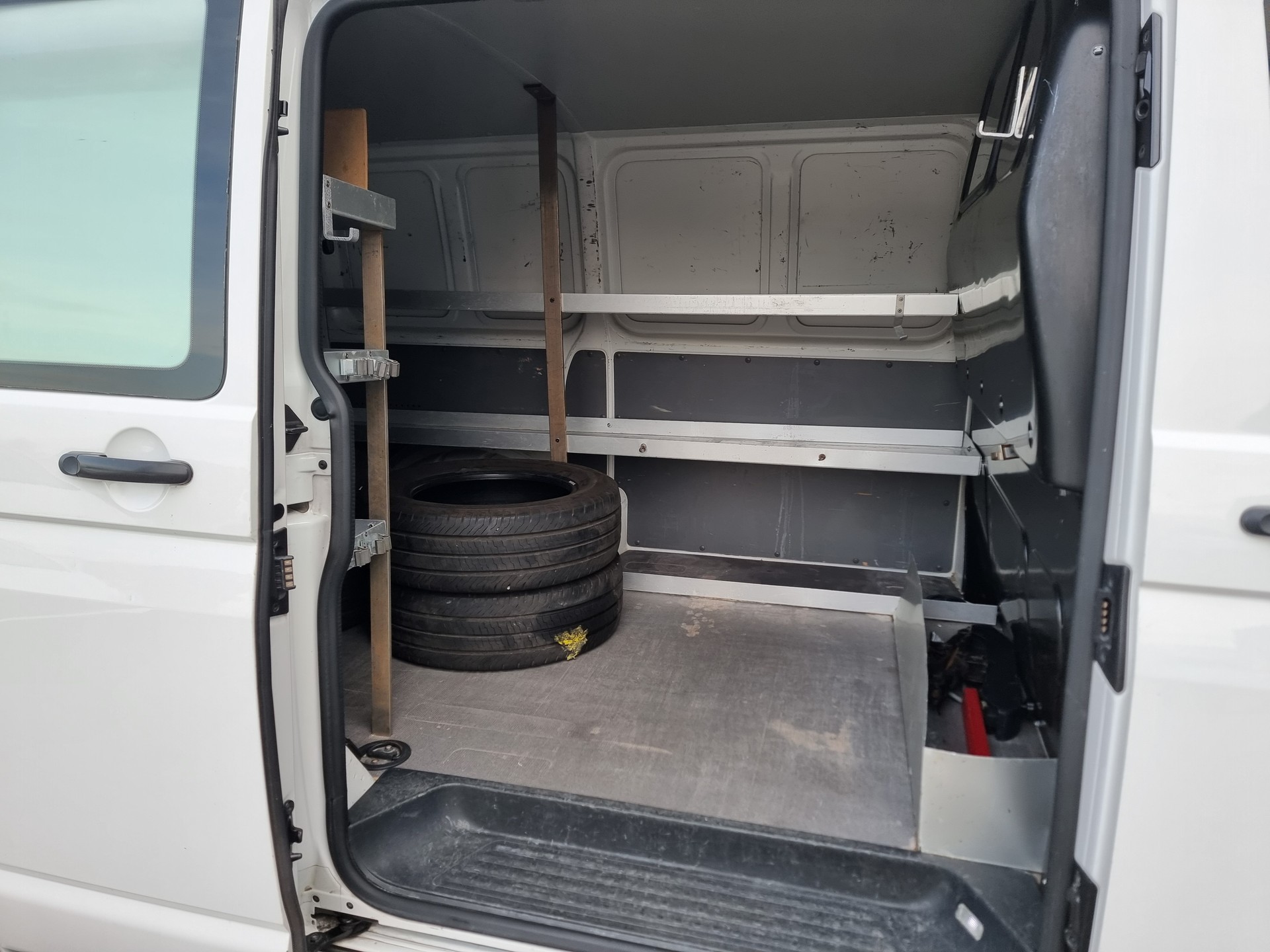 VW T6.1 2.0 TDI-image-9
