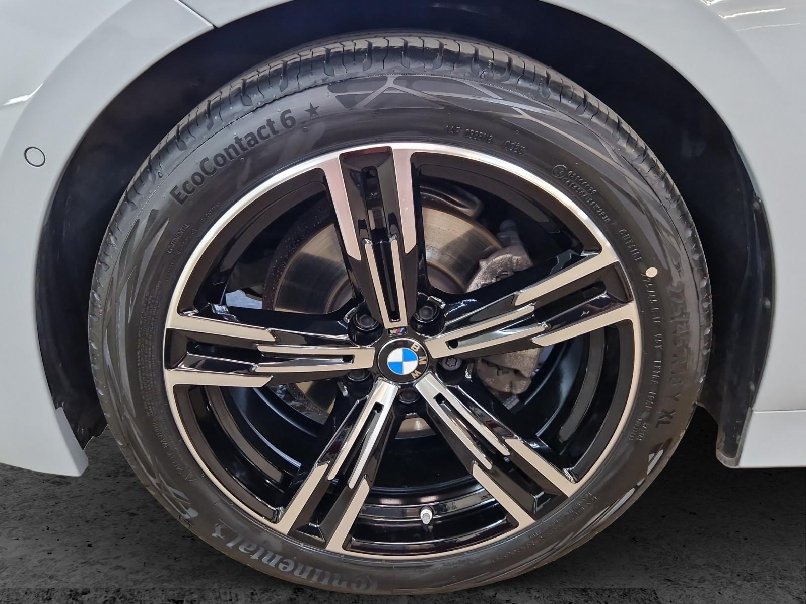 BMW 320d xDrive Touring-image-8