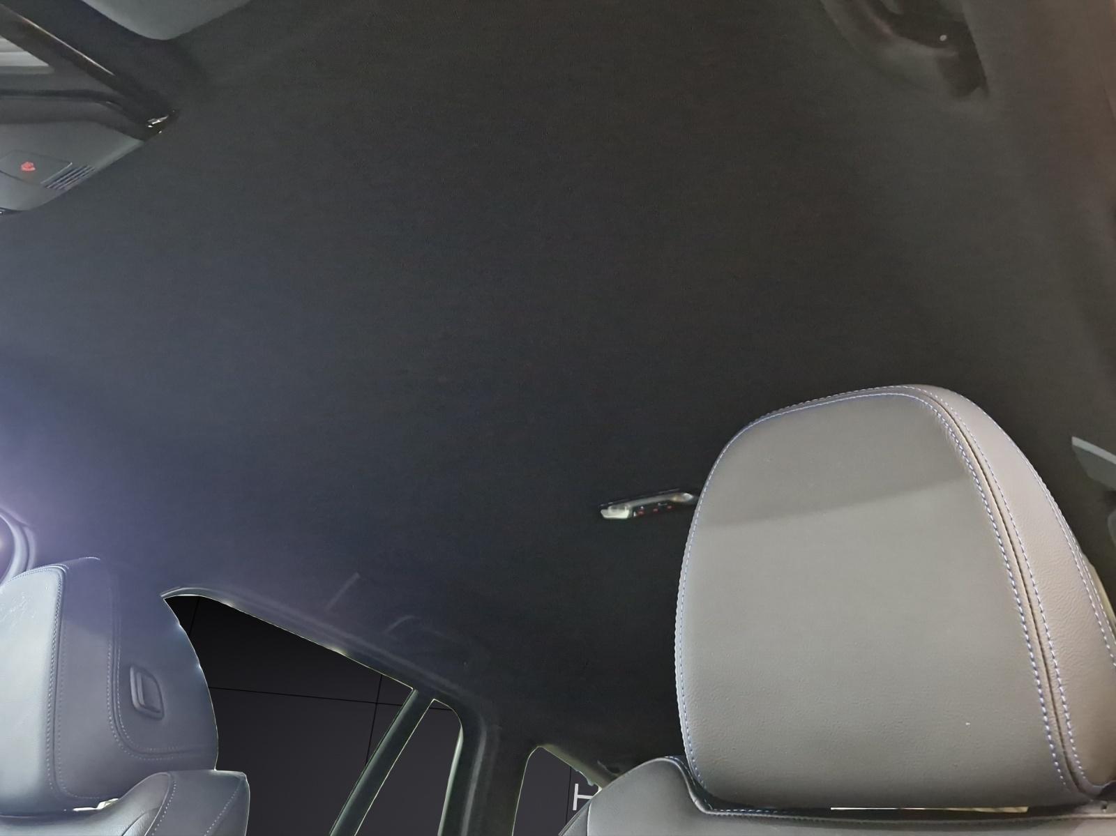 BMW 320d xDrive Touring-image-16