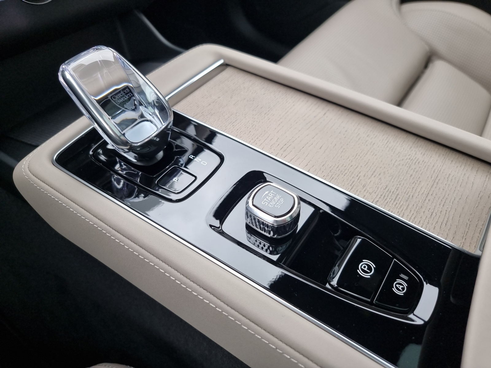 VOLVO XC90 2.0 T8 TE Ultra Dark eAWD-image-13