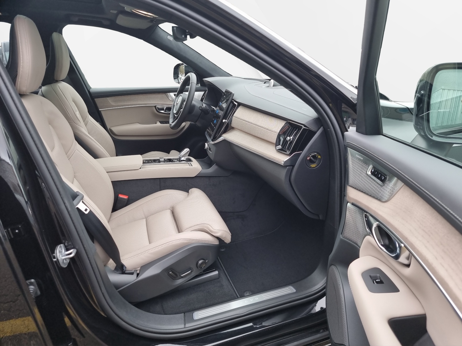 VOLVO XC90 2.0 T8 TE Ultra Dark eAWD-image-8