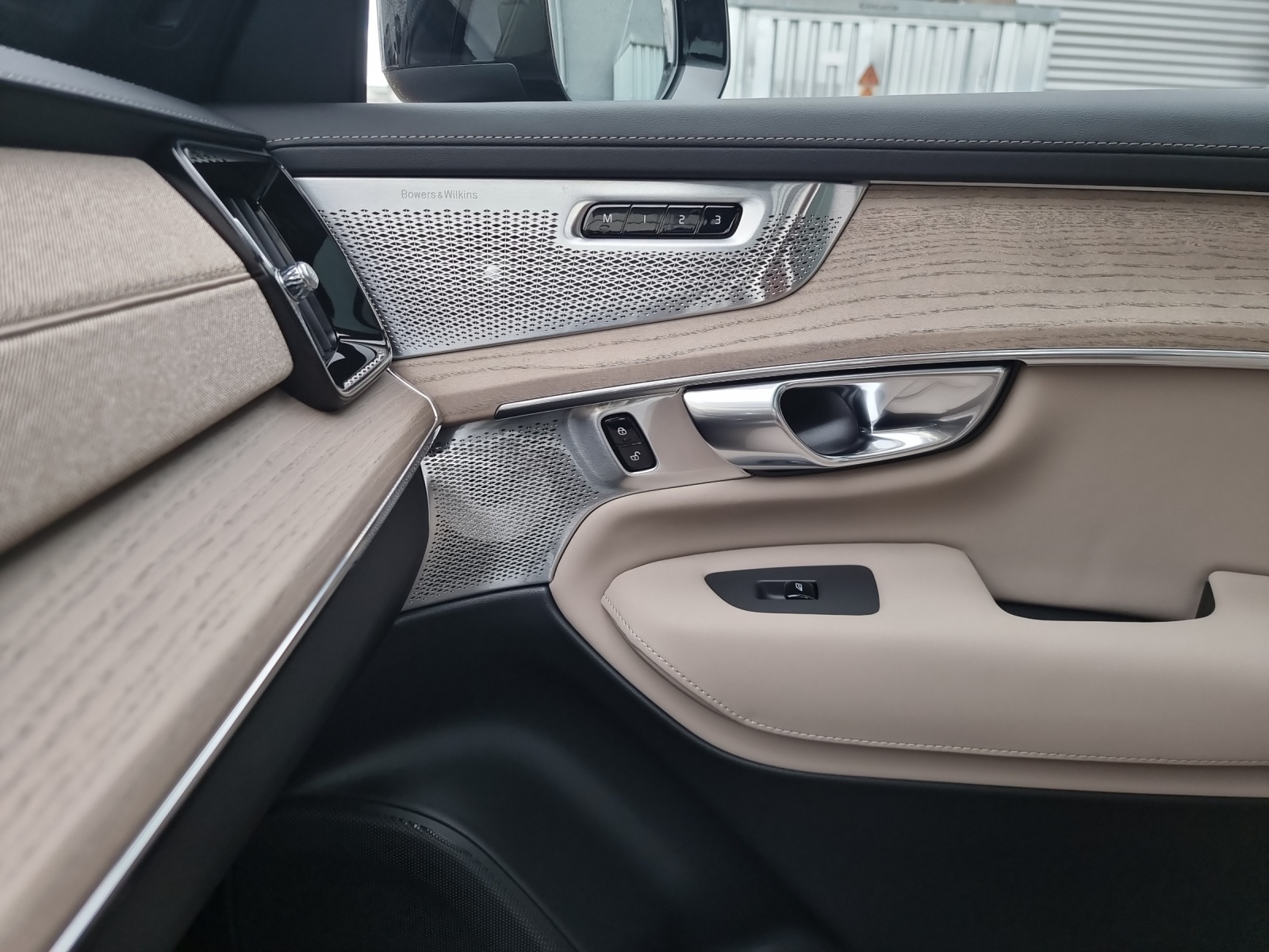 VOLVO XC90 2.0 T8 TE Ultra Dark eAWD-image-14