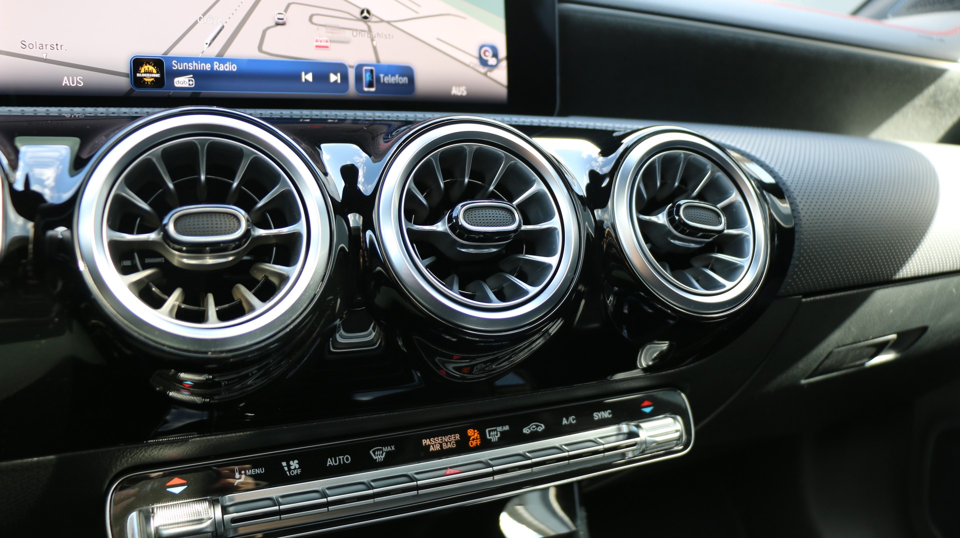 MERCEDES-BENZ CLA SB 180 7G-DCT-image-11