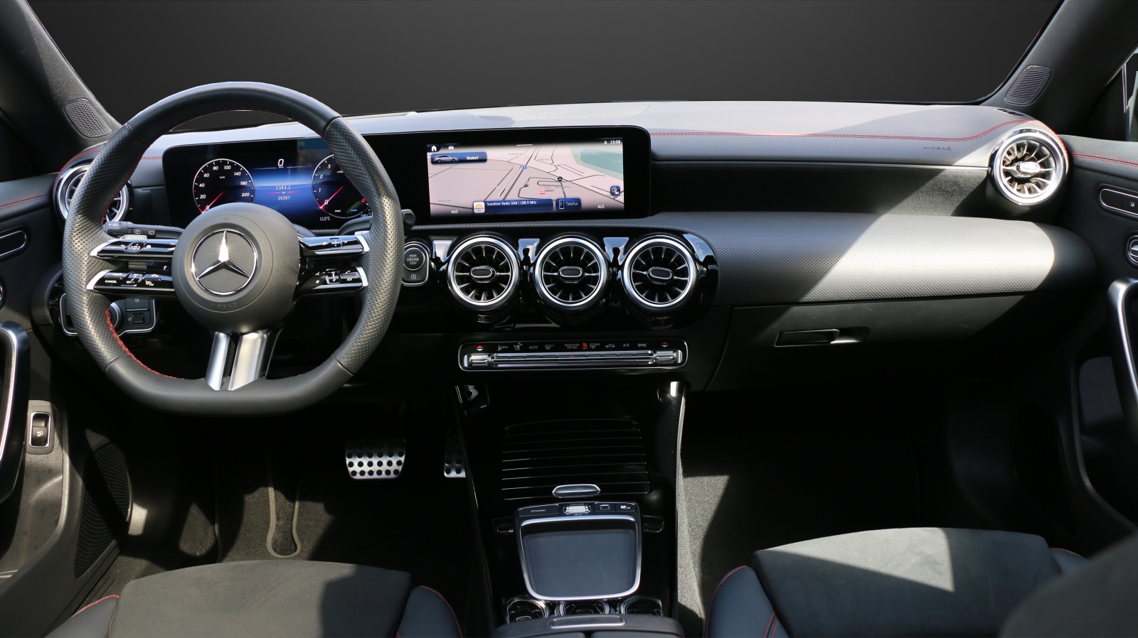 MERCEDES-BENZ CLA SB 180 7G-DCT-image-5