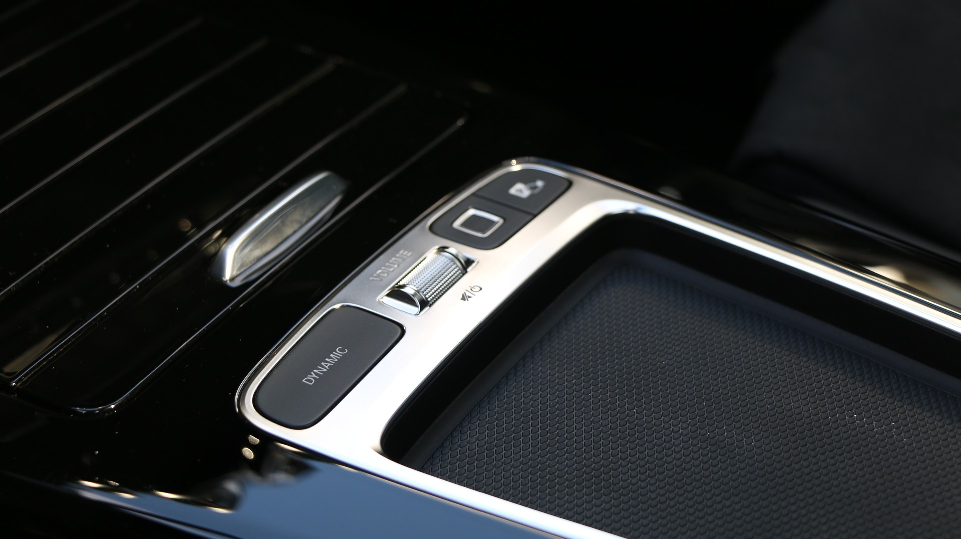 MERCEDES-BENZ CLA SB 180 7G-DCT-image-14