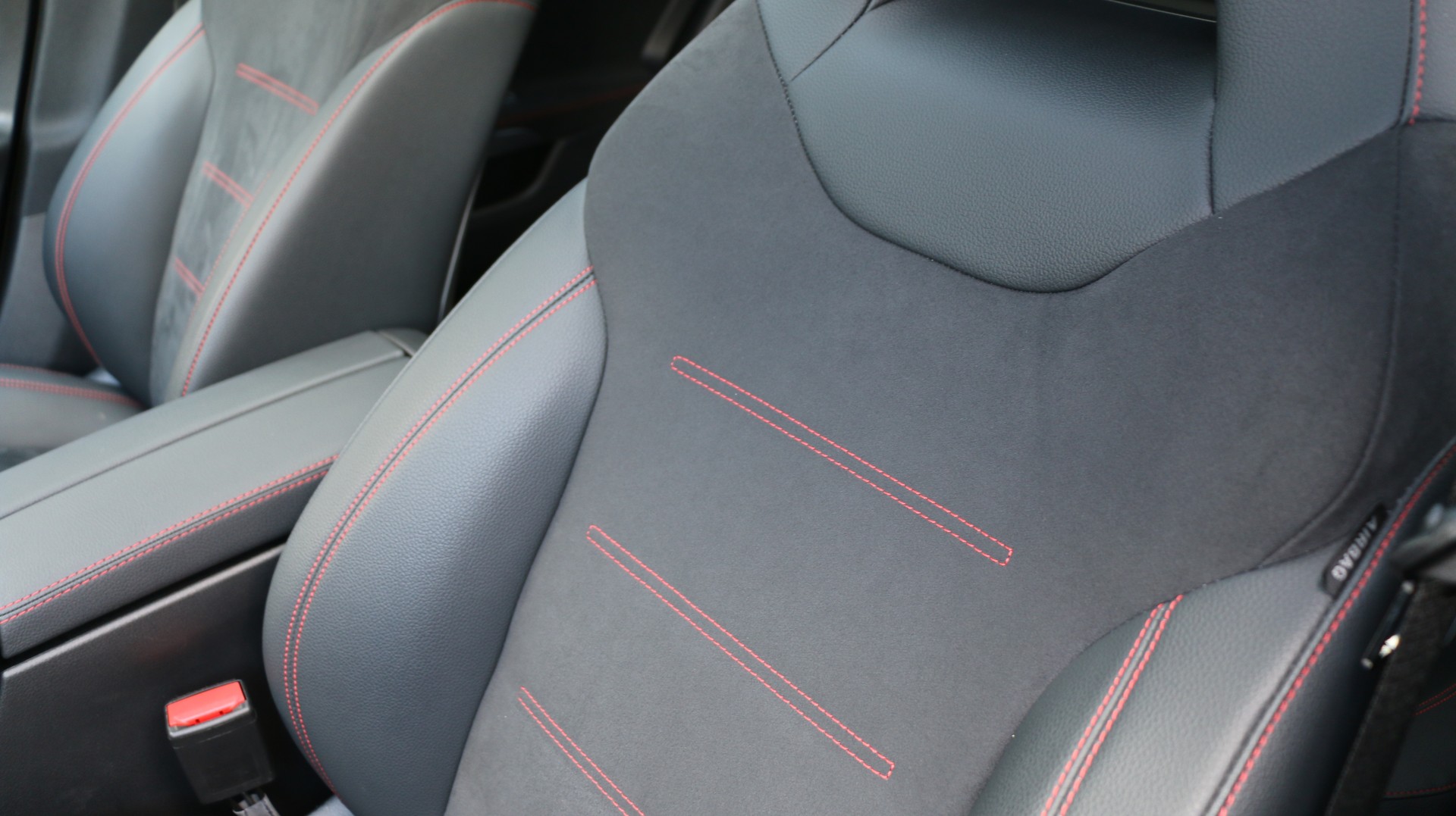 MERCEDES-BENZ CLA SB 180 7G-DCT-image-8