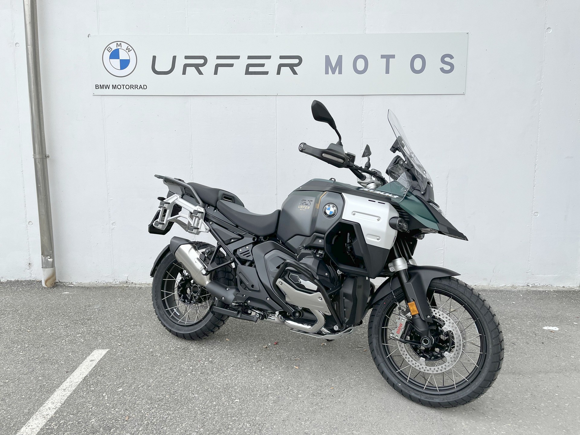 BMW R 1300 GS Adventure-showroom-element-2